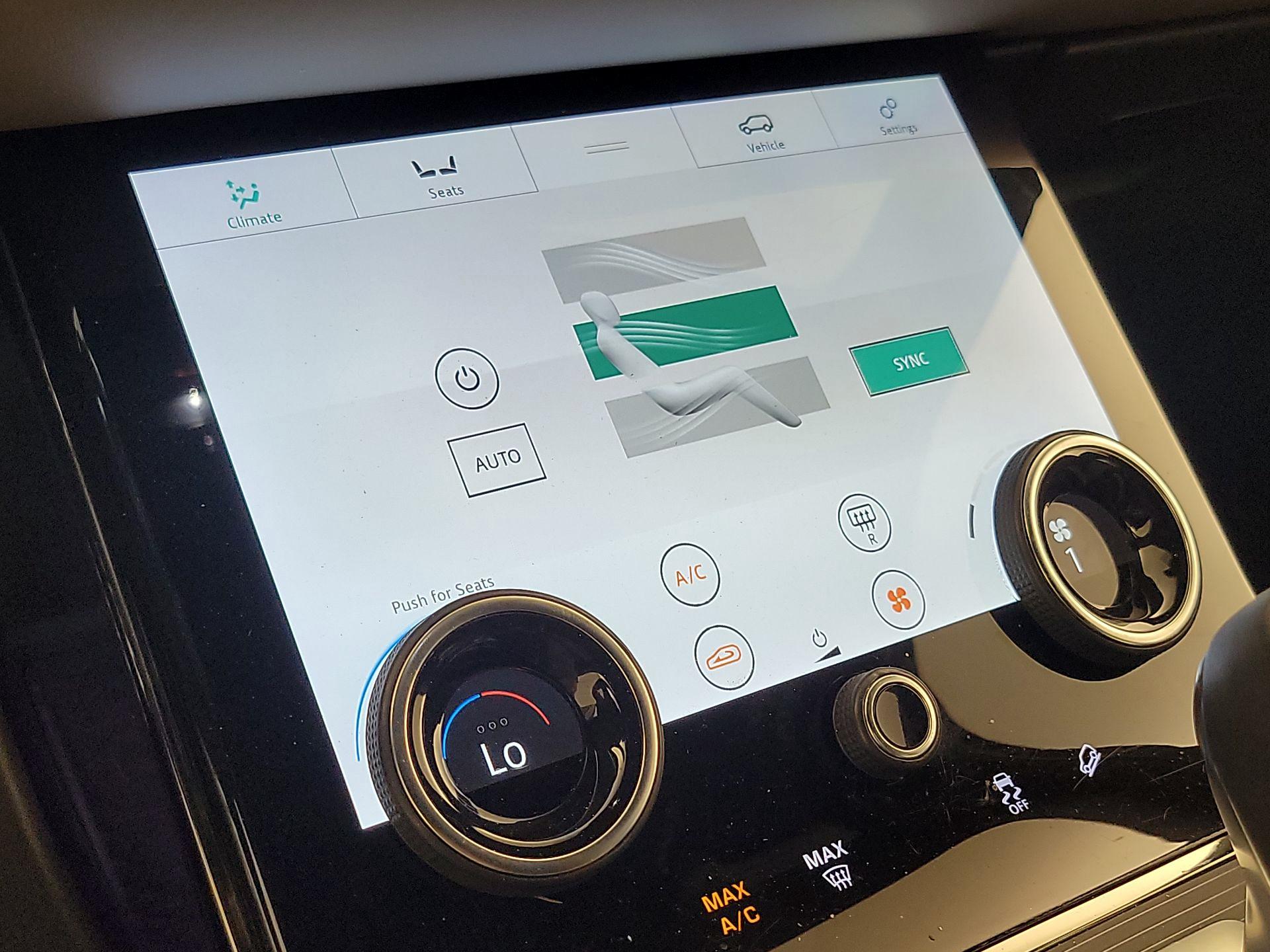 Thumbnail: 2020 Land Rover Range Rover Evoque - 17