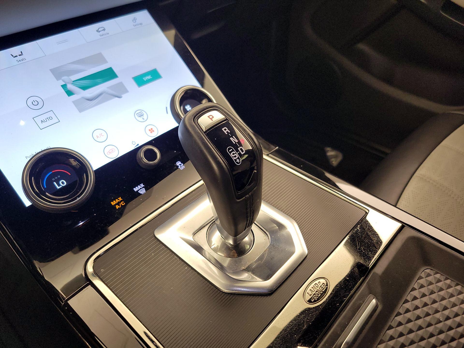 Thumbnail: 2020 Land Rover Range Rover Evoque - 18