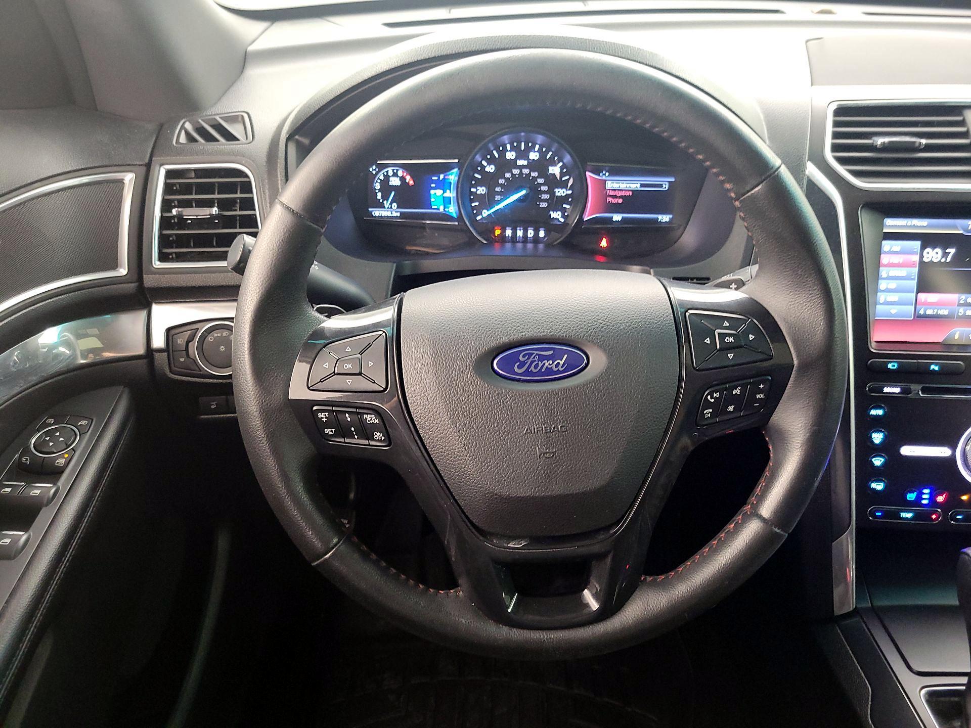 Thumbnail: 2016 Ford Explorer - 10