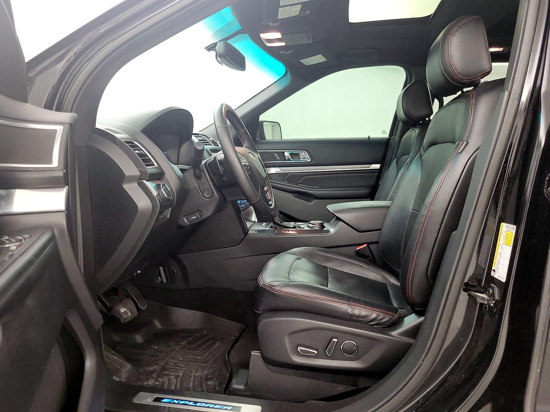 Thumbnail: 2016 Ford Explorer - 11