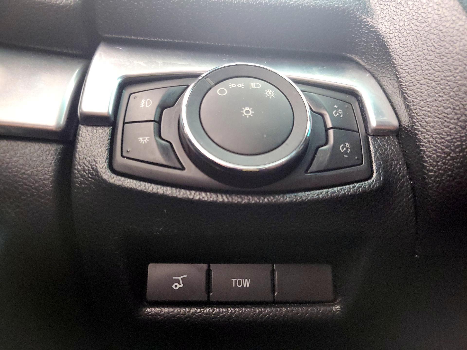 Thumbnail: 2016 Ford Explorer - 13