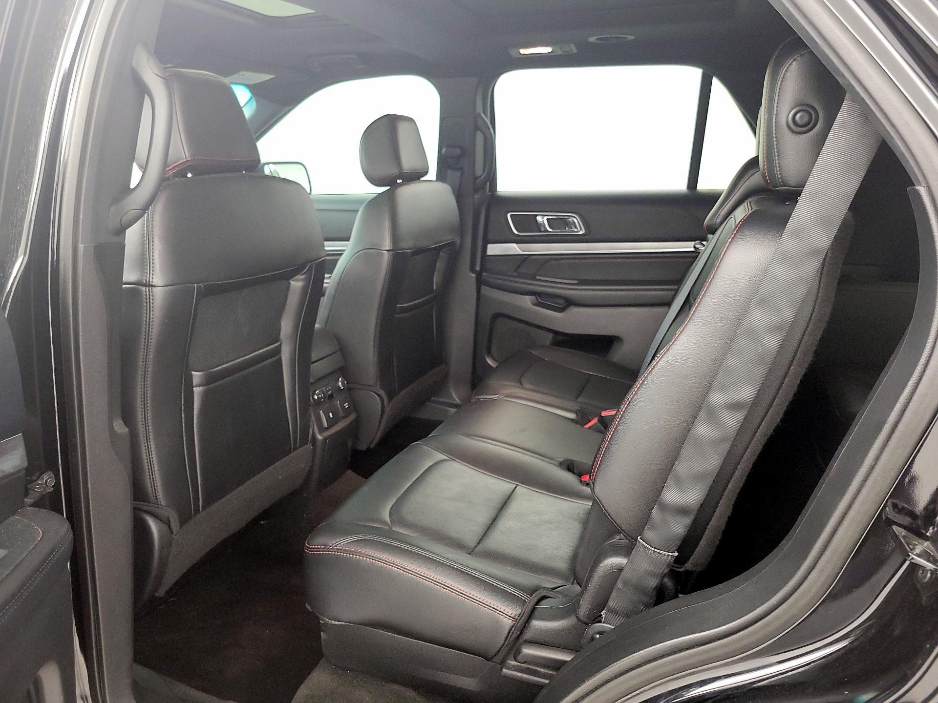 Thumbnail: 2016 Ford Explorer - 20