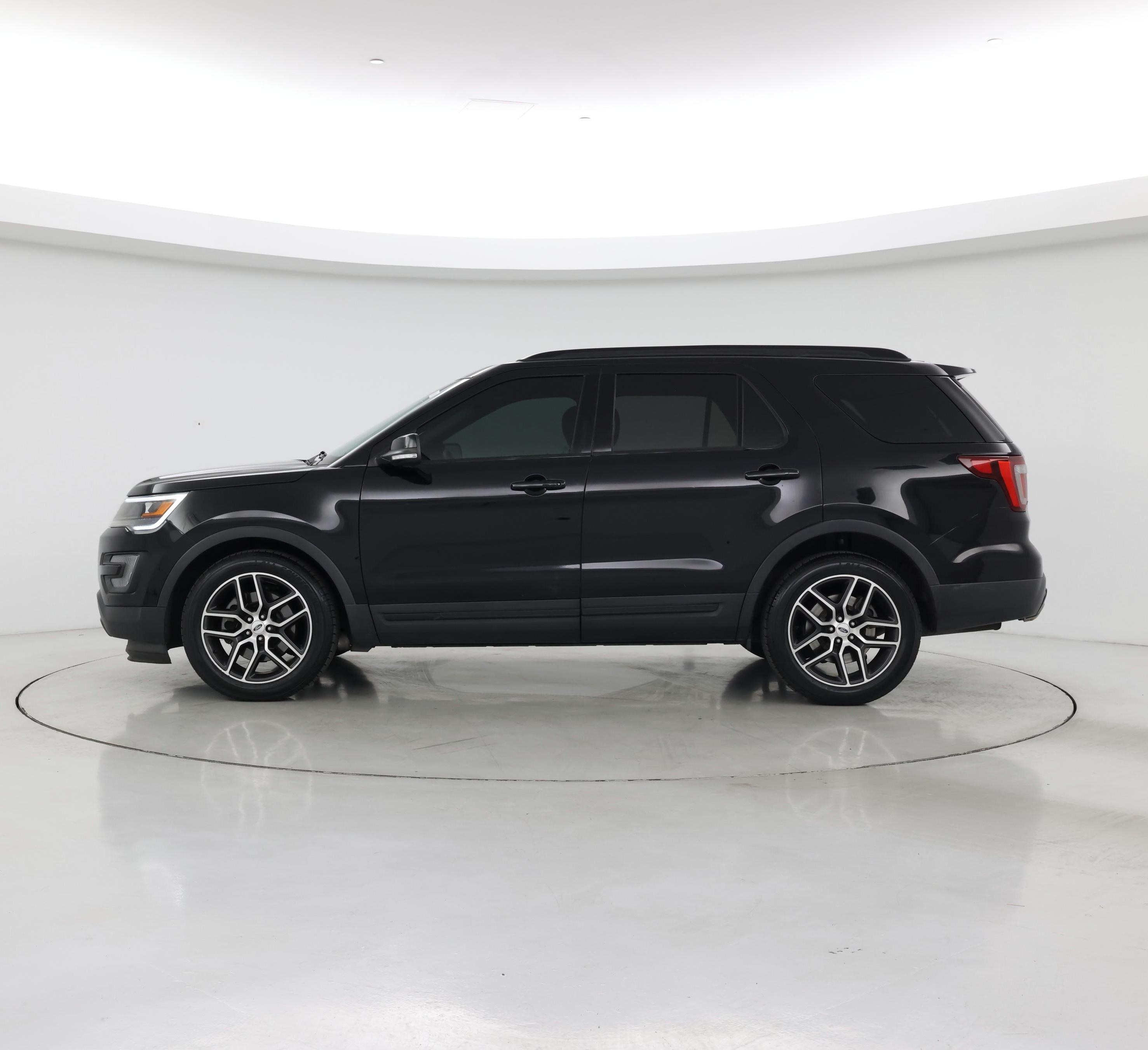 Thumbnail: 2016 Ford Explorer - 3