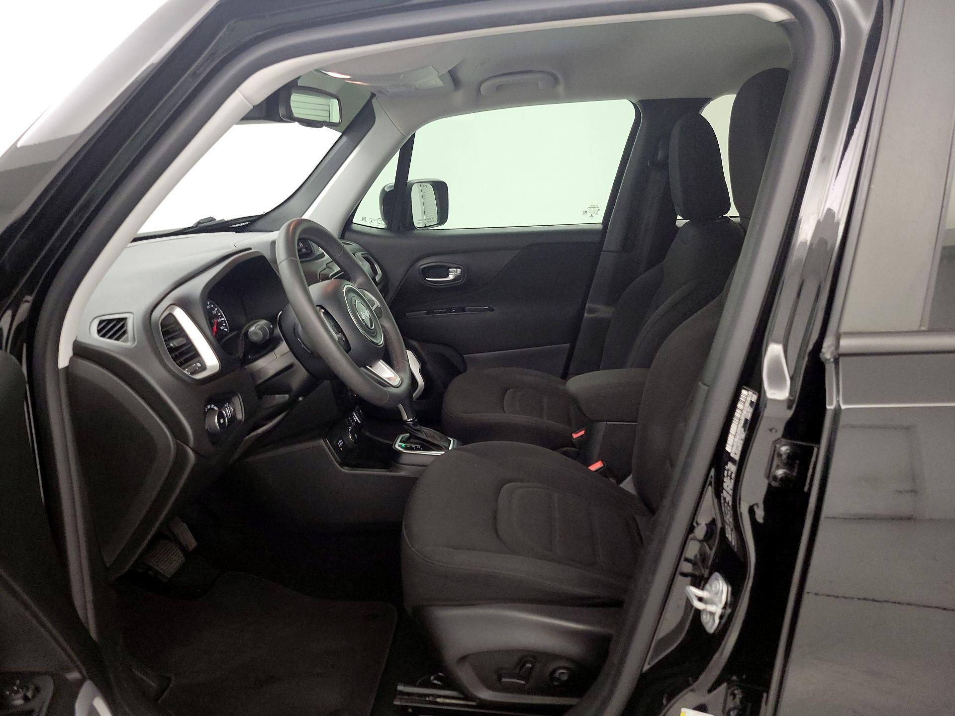 Thumbnail: 2018 Jeep Renegade - 11