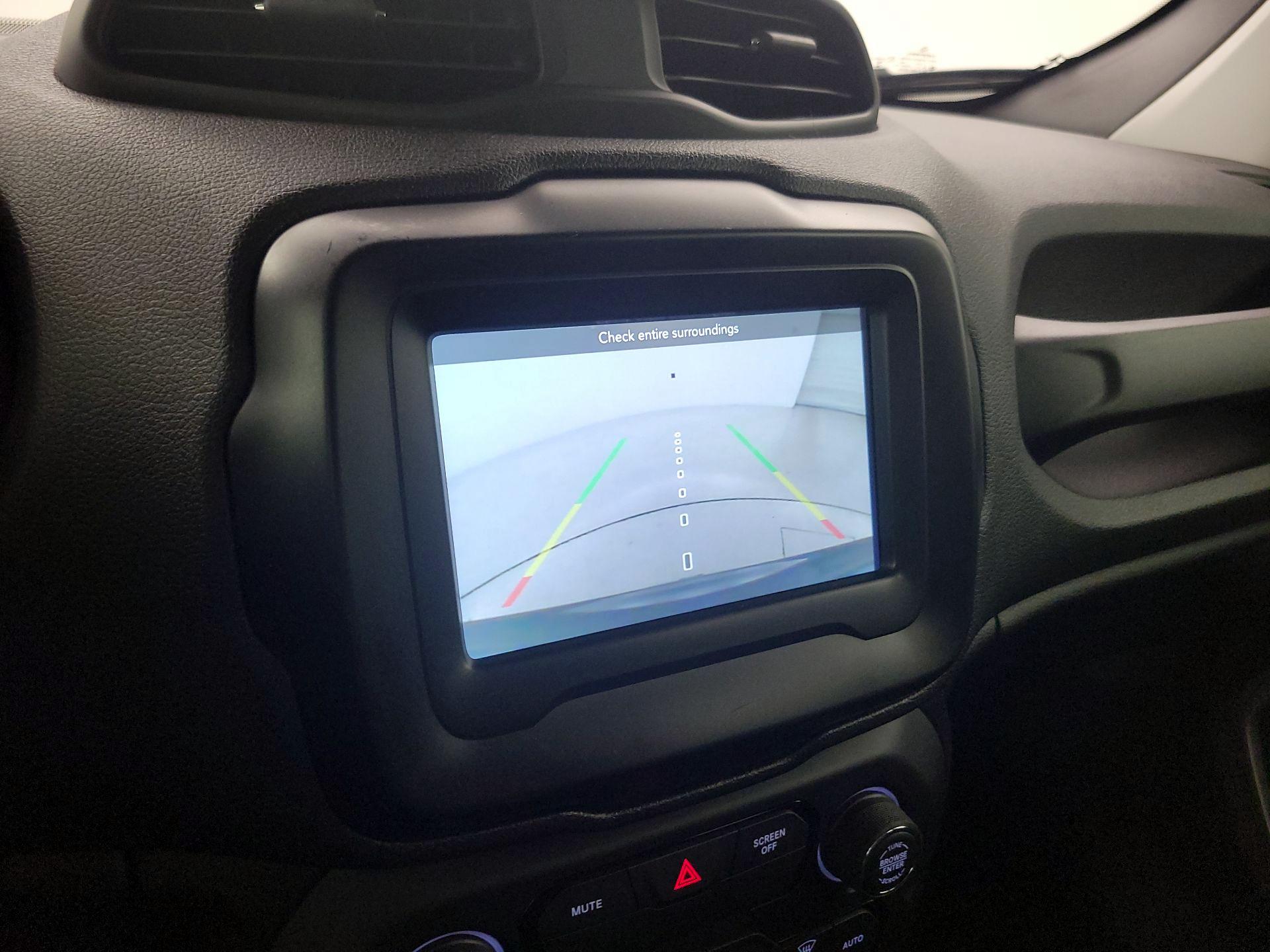 Thumbnail: 2018 Jeep Renegade - 14