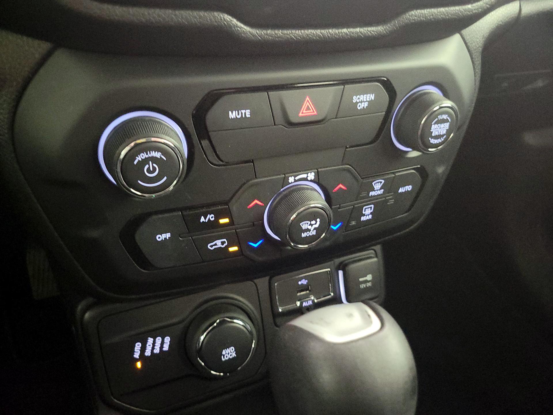 Thumbnail: 2018 Jeep Renegade - 16