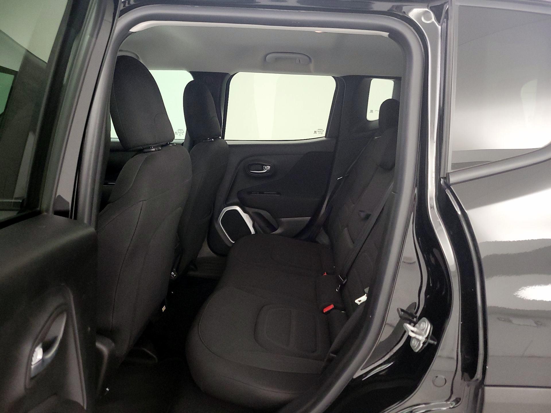 Thumbnail: 2018 Jeep Renegade - 19