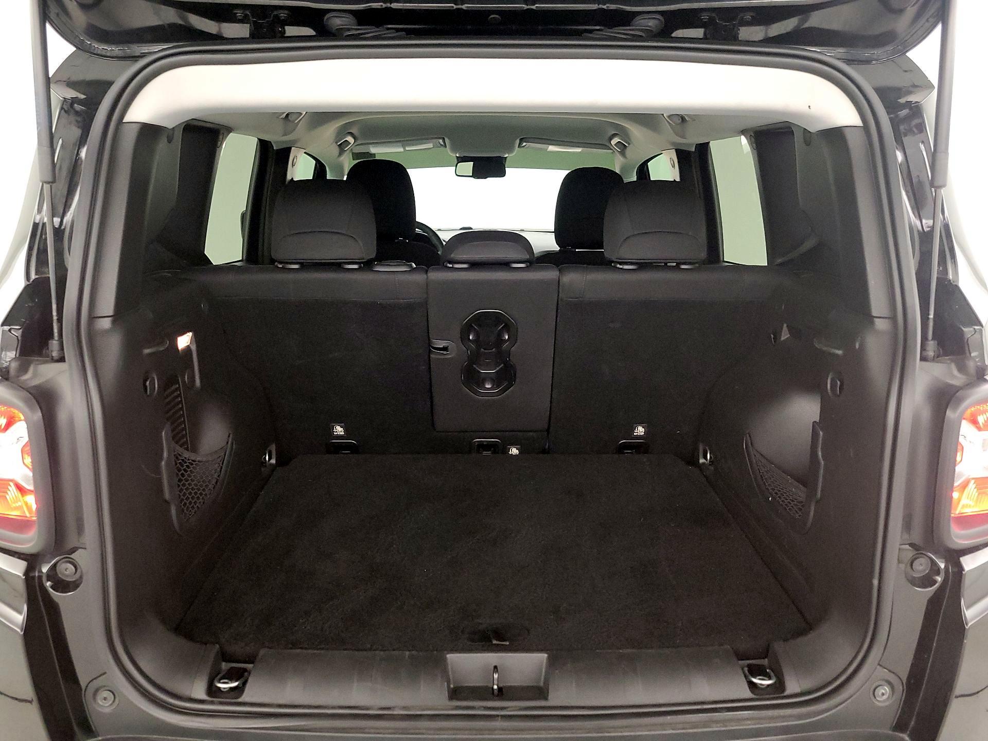 Thumbnail: 2018 Jeep Renegade - 20