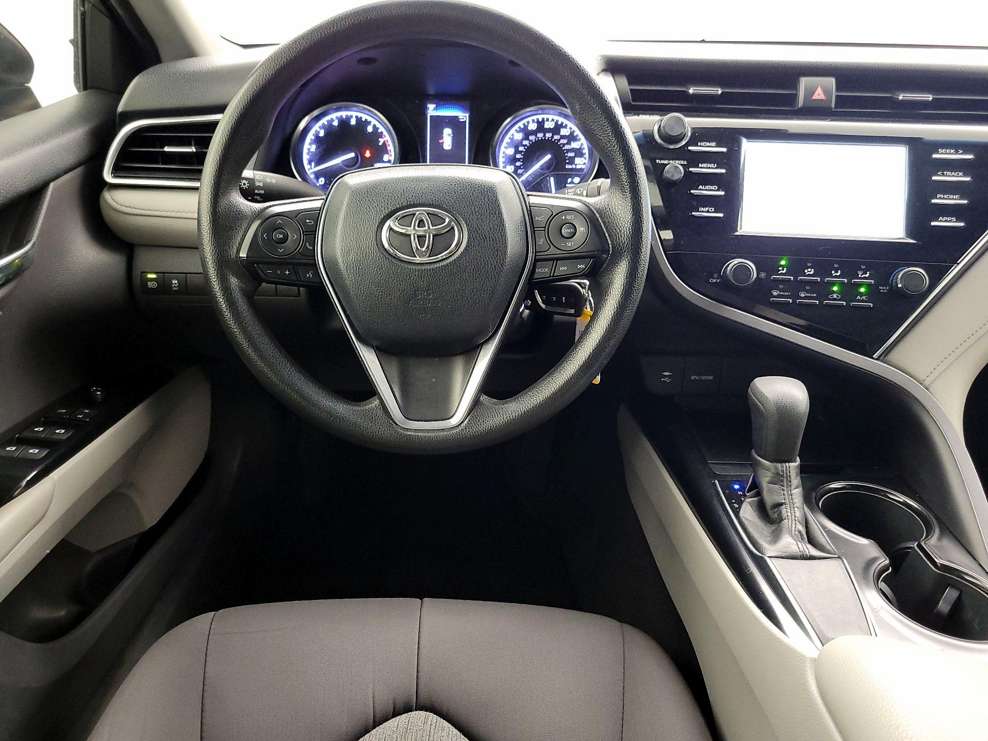 Thumbnail: 2018 Toyota Camry - 10