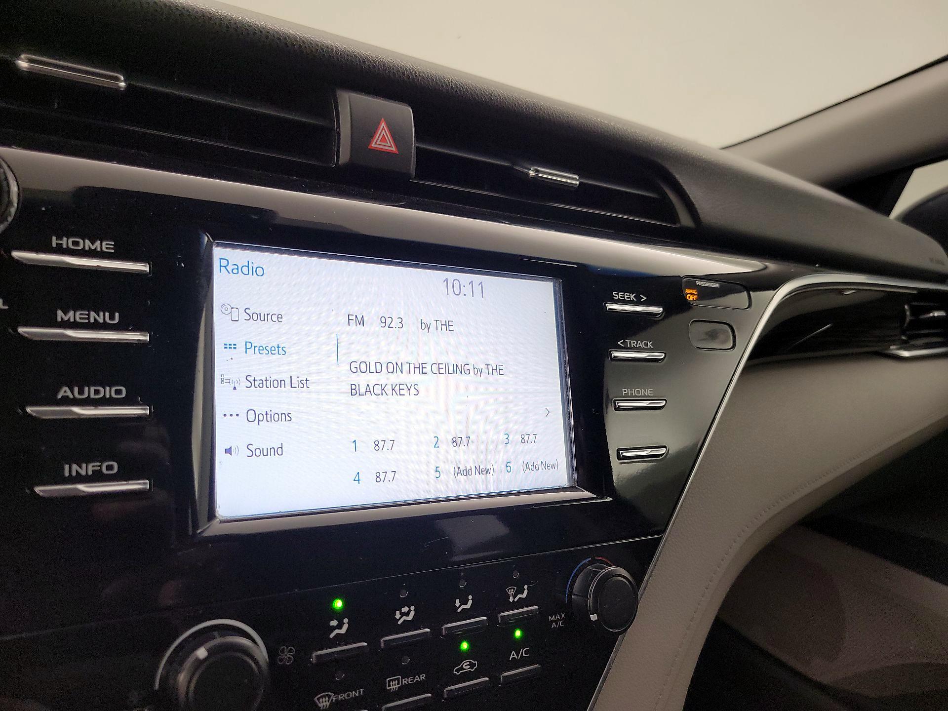 Thumbnail: 2018 Toyota Camry - 15