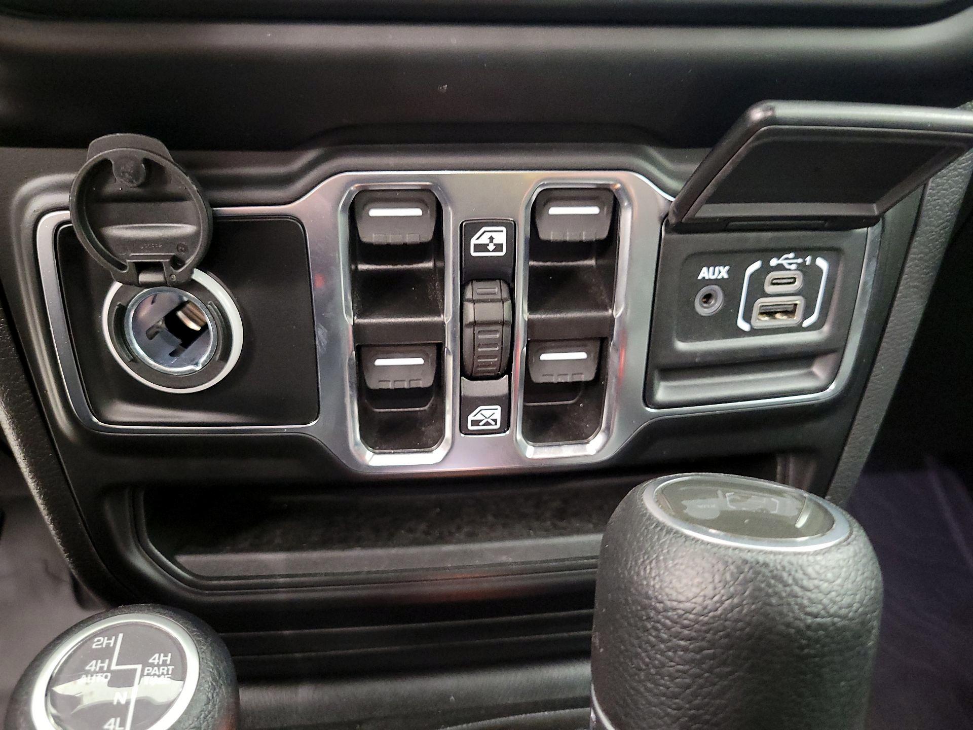 Thumbnail: 2023 Jeep Wrangler - 19