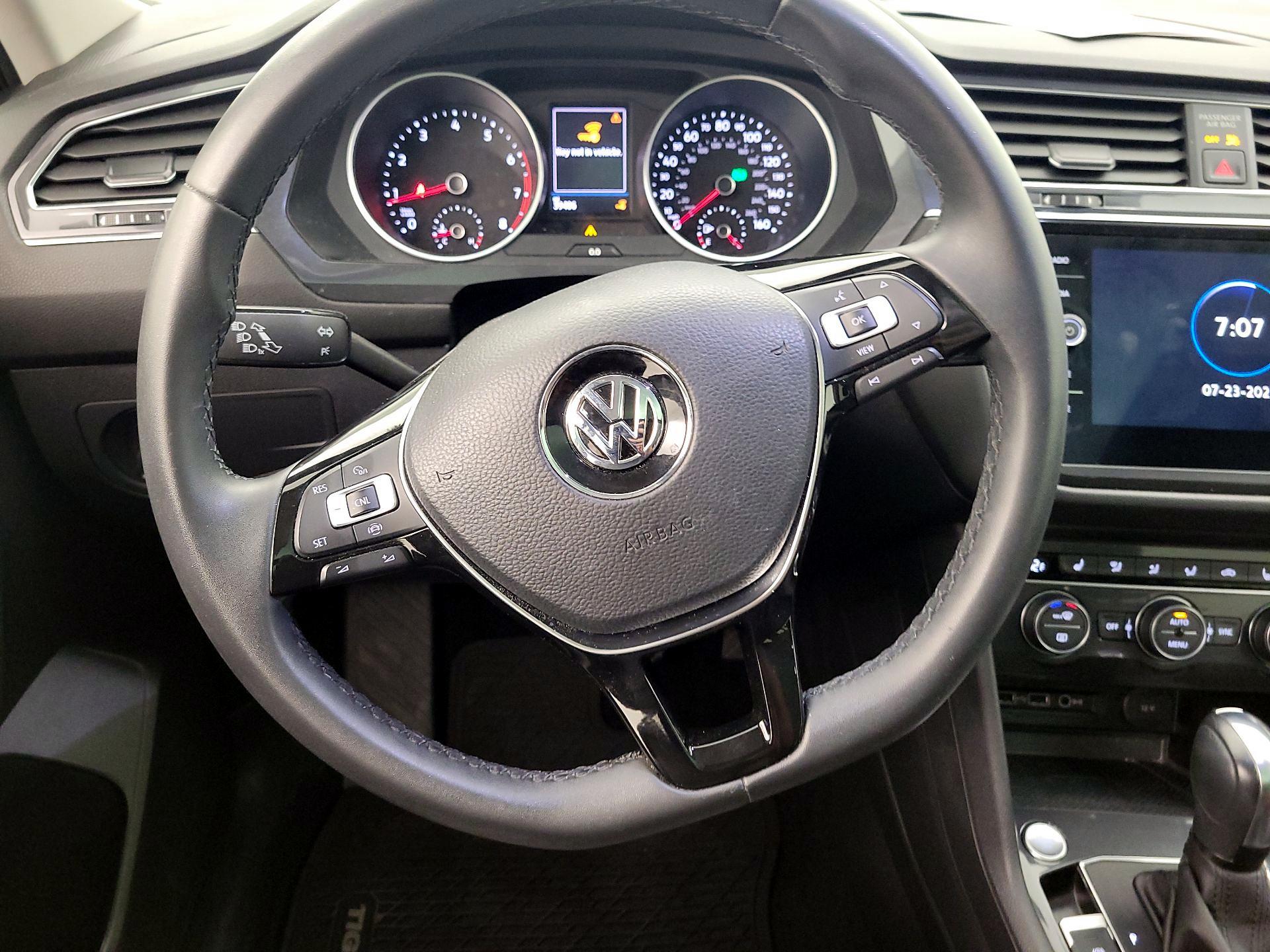 Thumbnail: 2020 Volkswagen Tiguan - 10