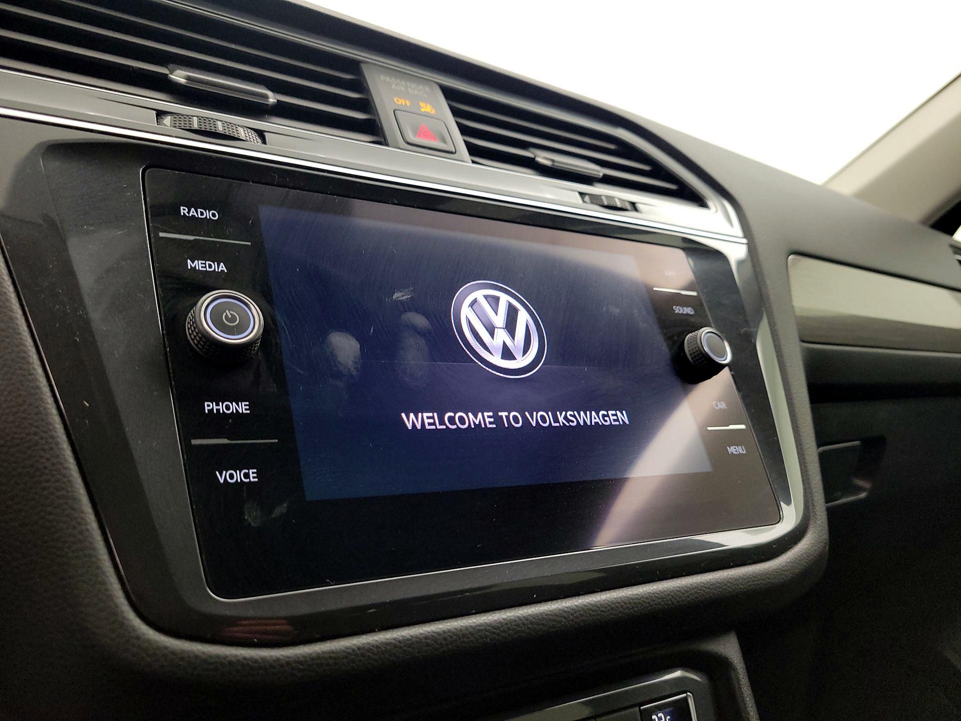Thumbnail: 2020 Volkswagen Tiguan - 15