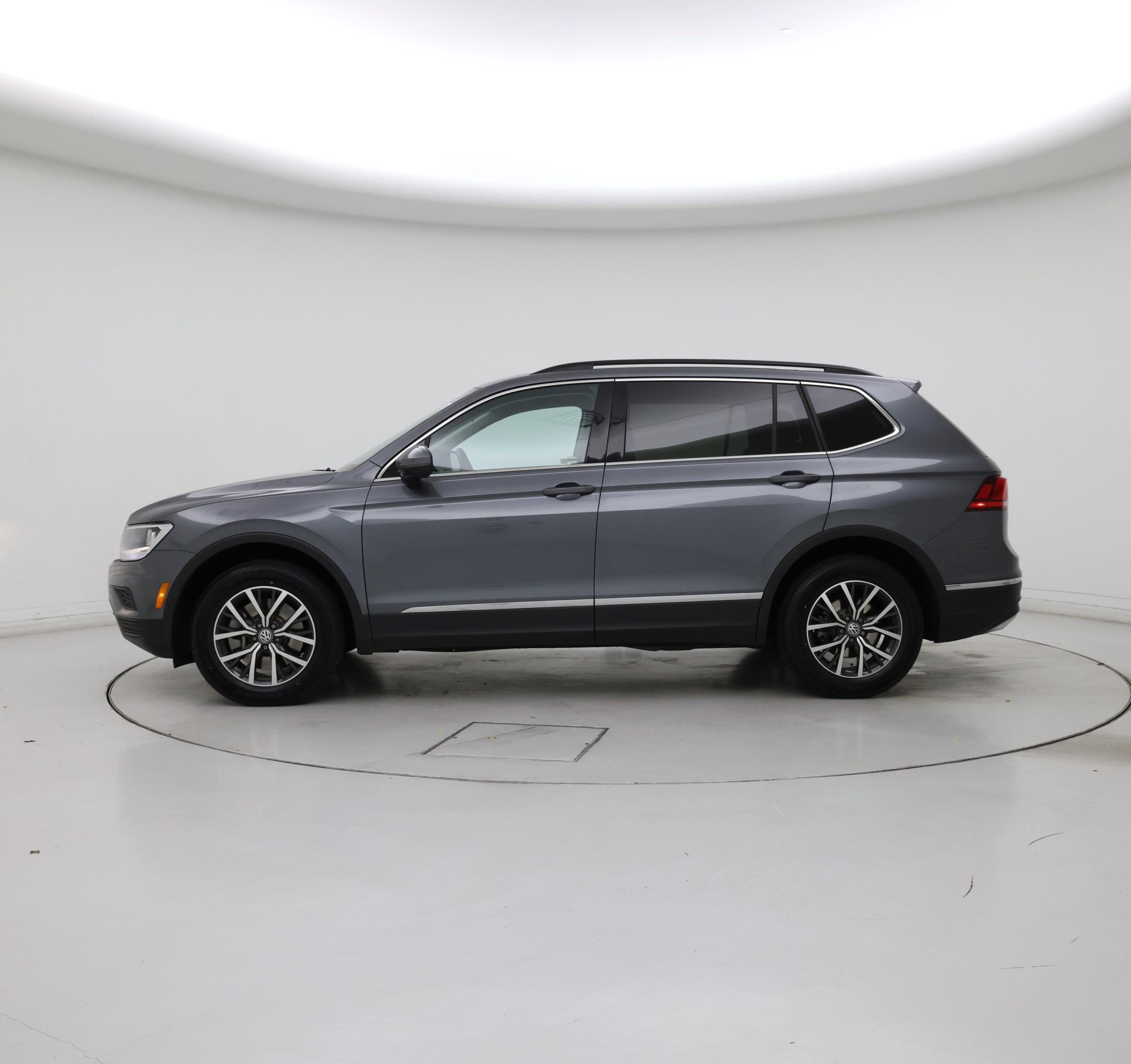 Thumbnail: 2020 Volkswagen Tiguan - 3