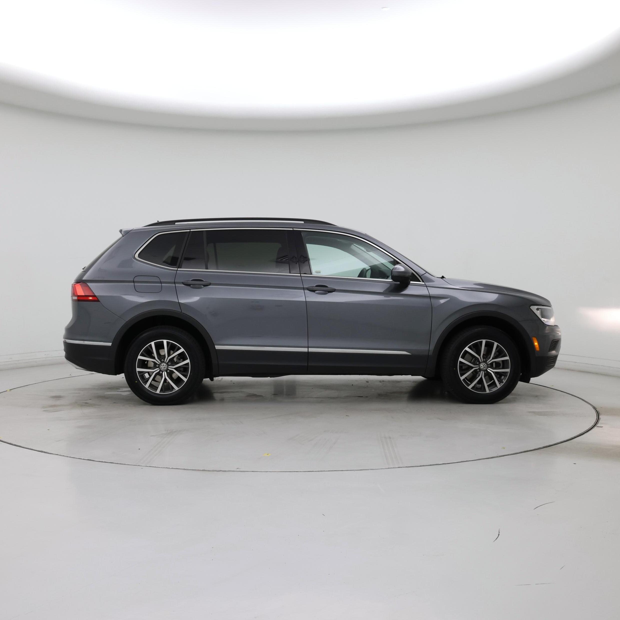 Thumbnail: 2020 Volkswagen Tiguan - 7