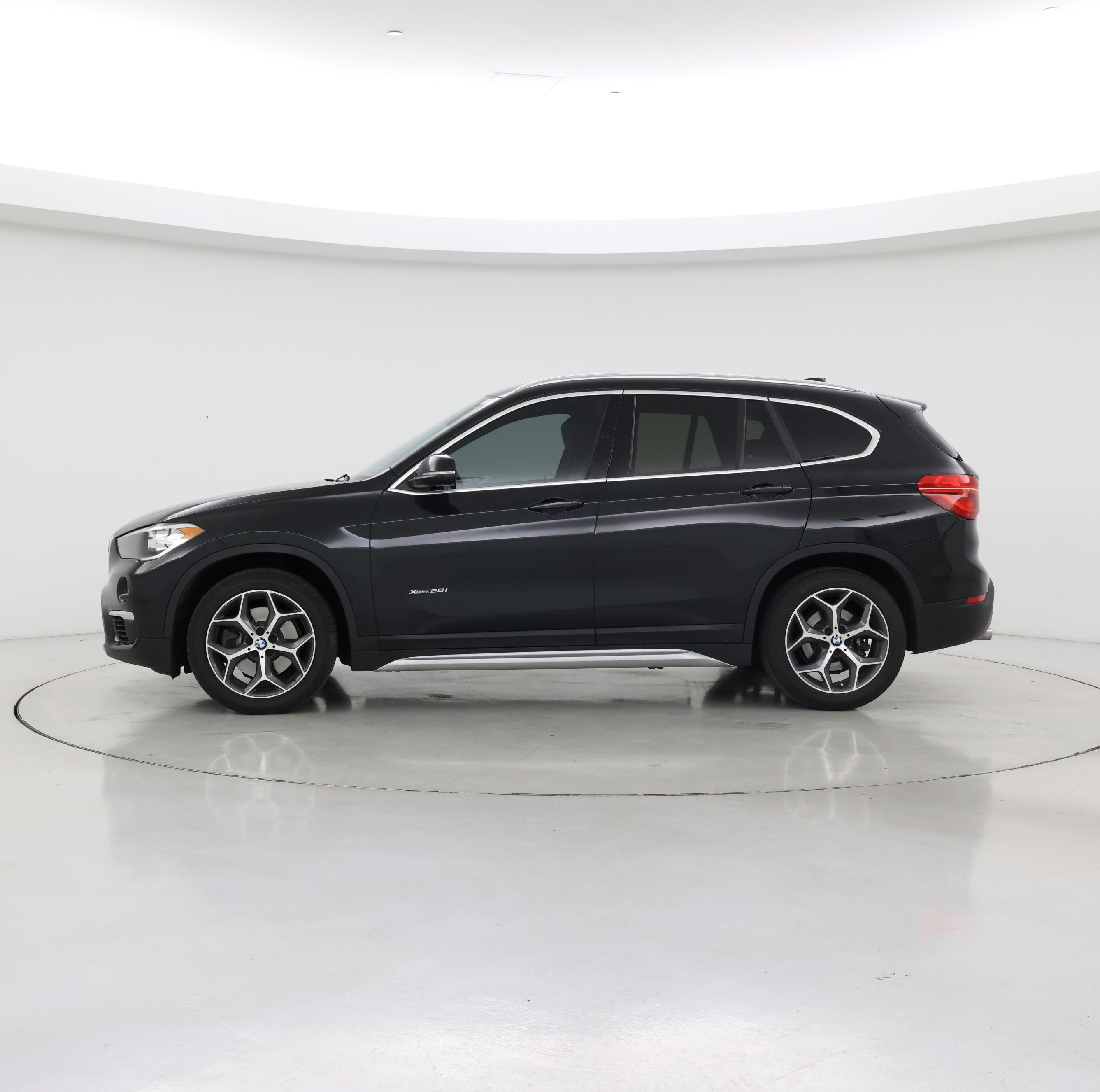 Thumbnail: 2018 BMW X1 - 3