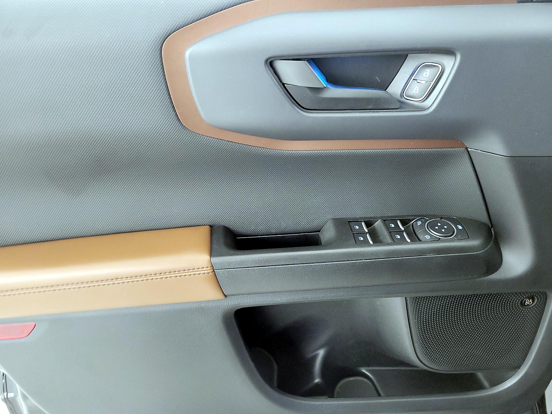Thumbnail: 2022 Ford Bronco Sport - 12