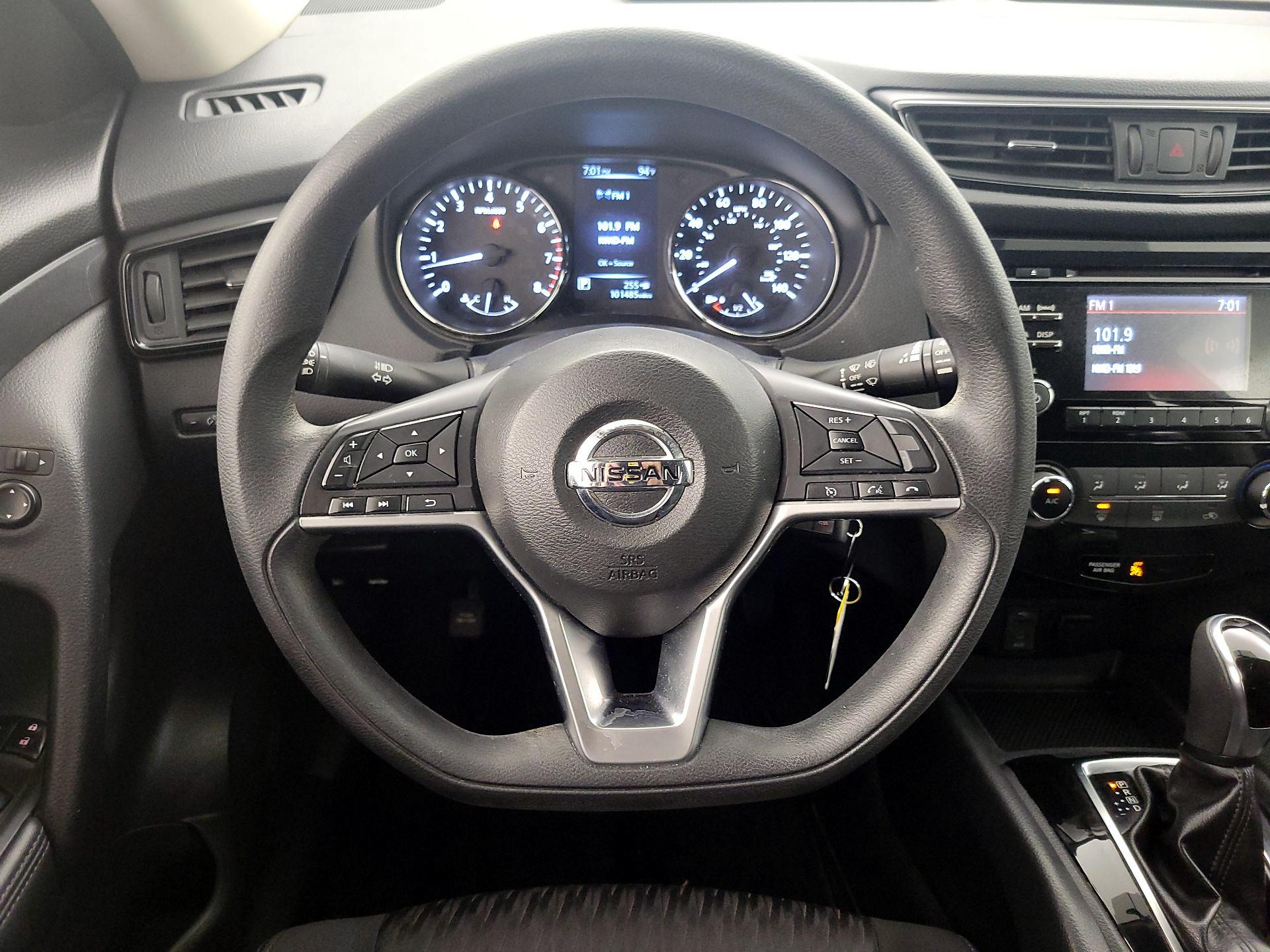Thumbnail: 2017 Nissan Rogue - 10