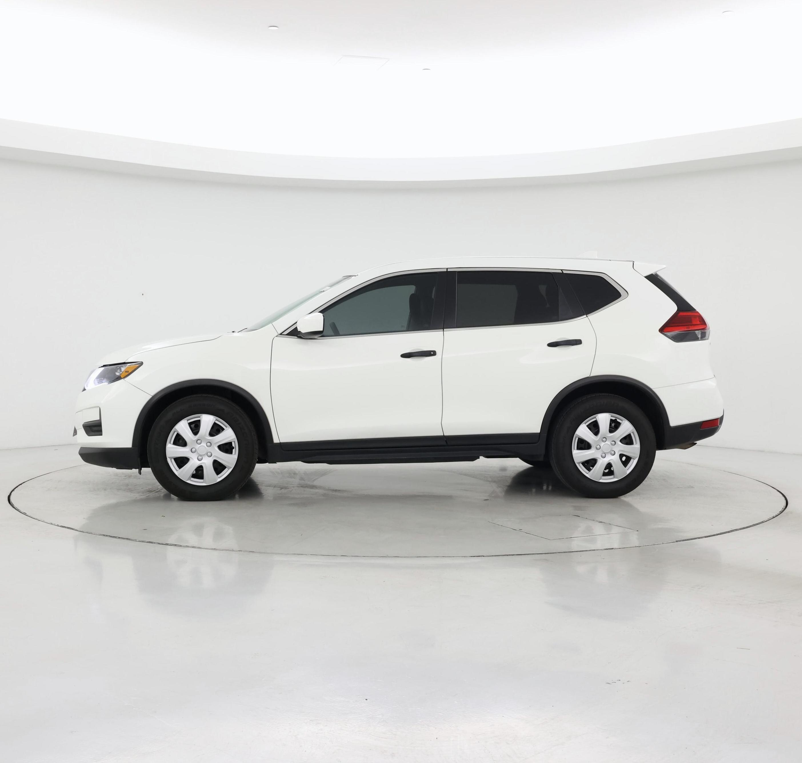 Thumbnail: 2017 Nissan Rogue - 3
