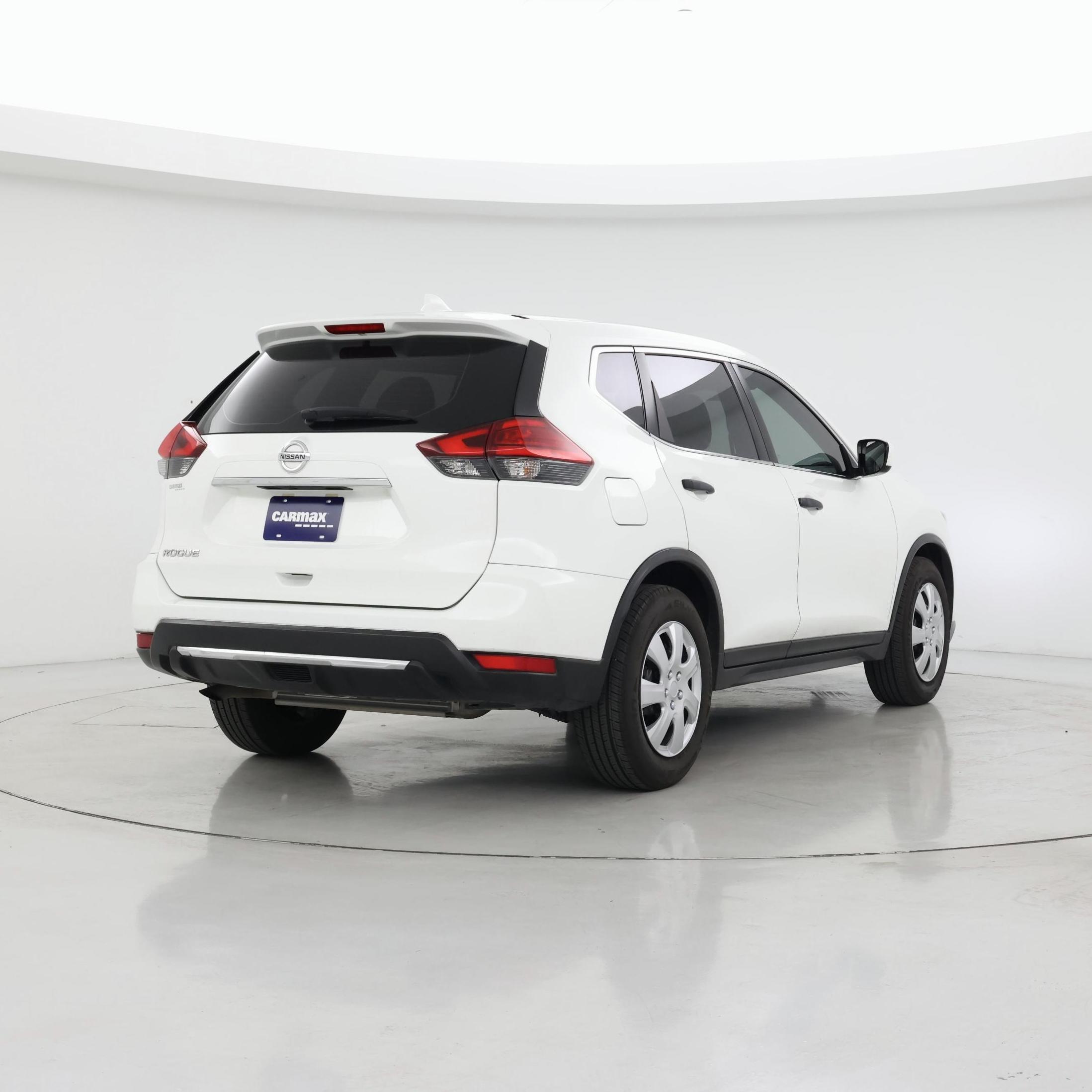 Thumbnail: 2017 Nissan Rogue - 8