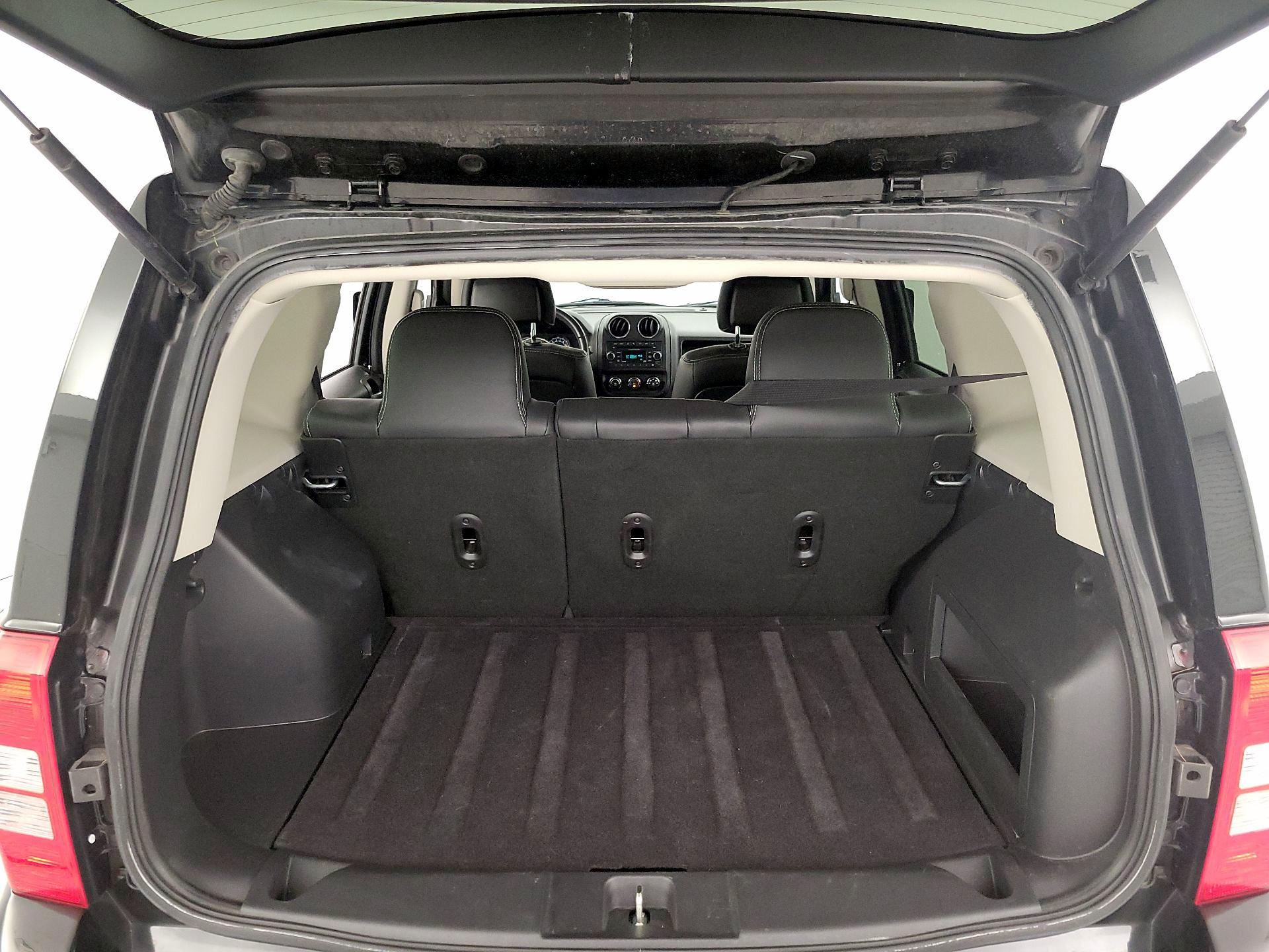 Thumbnail: 2017 Jeep Patriot - 18