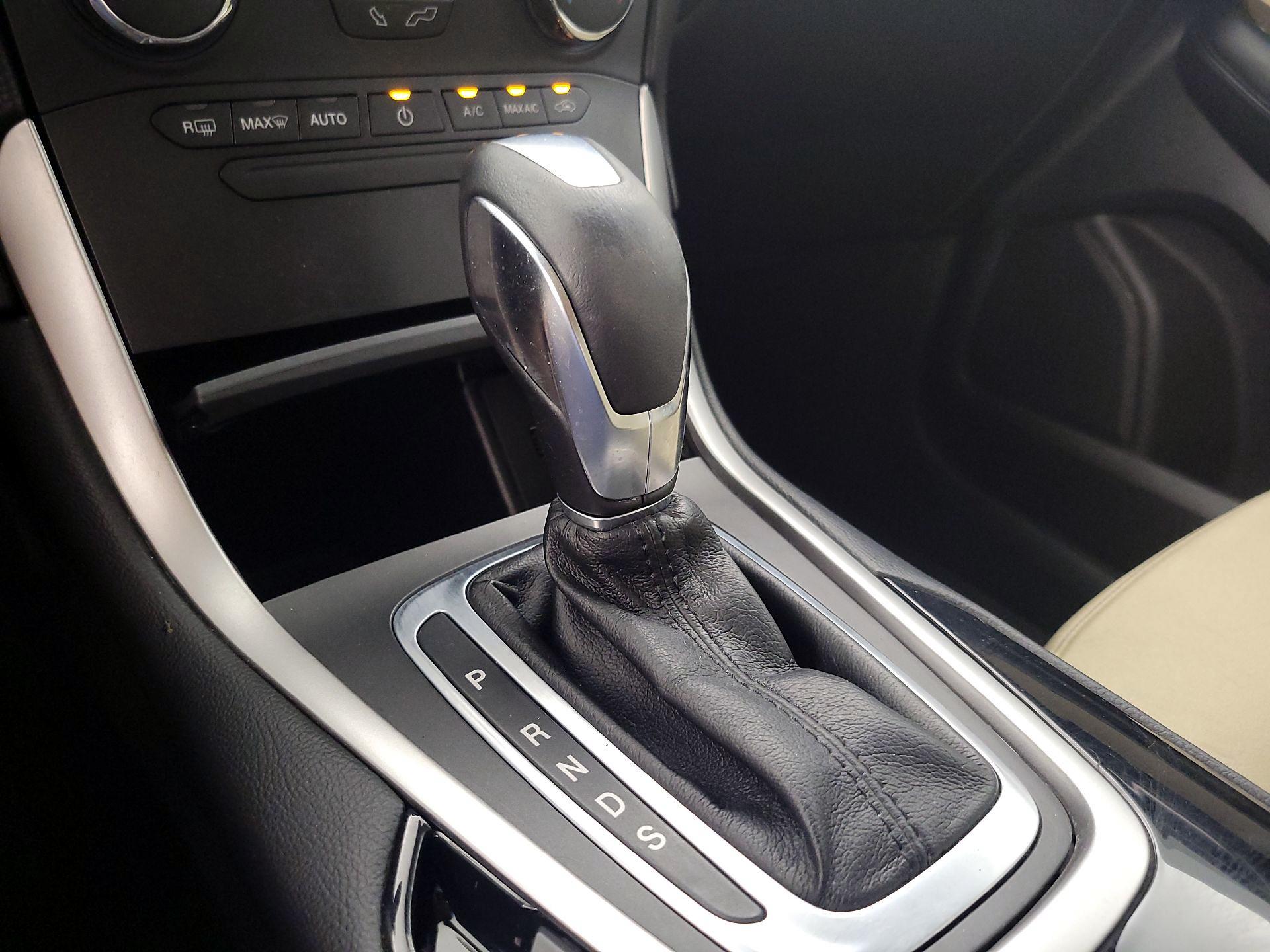Thumbnail: 2018 Ford Edge - 17