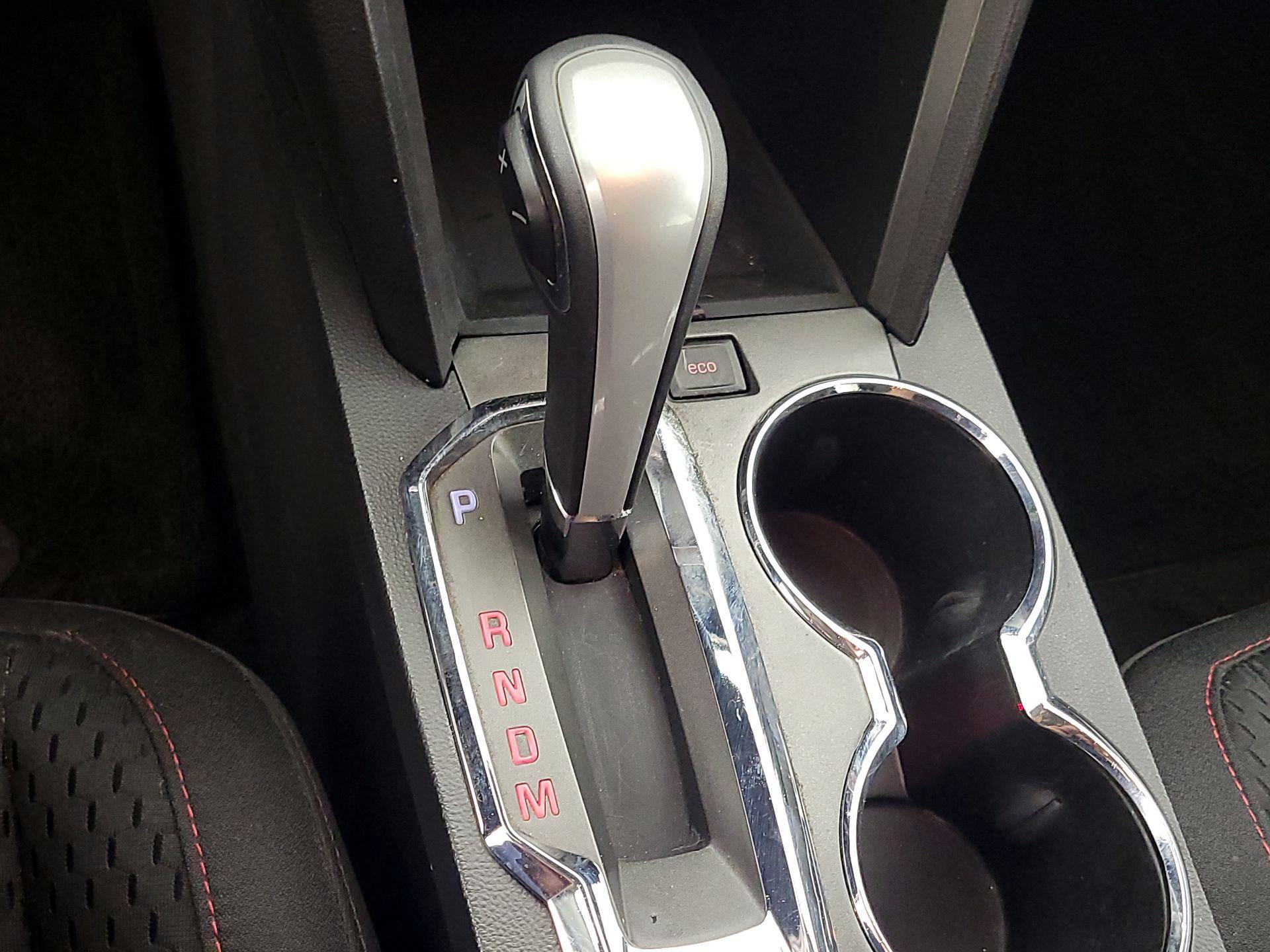 Thumbnail: 2015 GMC Terrain - 16