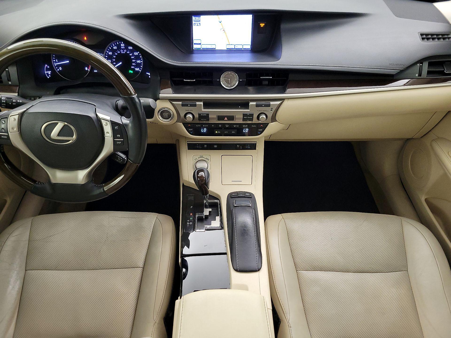 Thumbnail: 2013 Lexus ES - 9