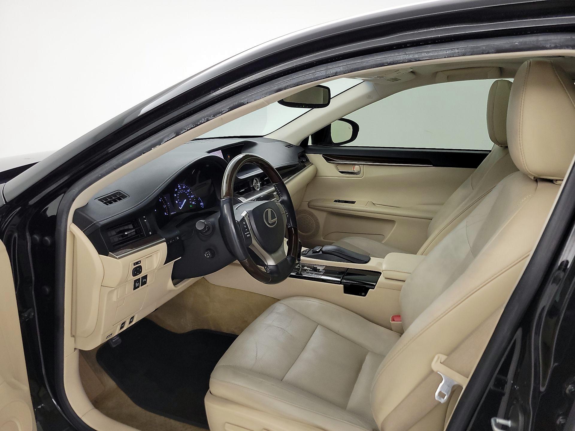 Thumbnail: 2013 Lexus ES - 11