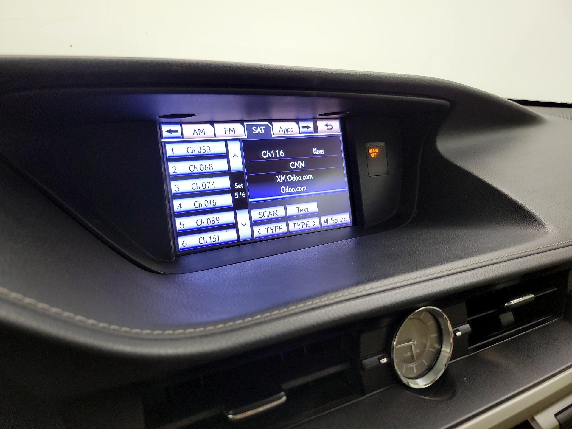 Thumbnail: 2013 Lexus ES - 16