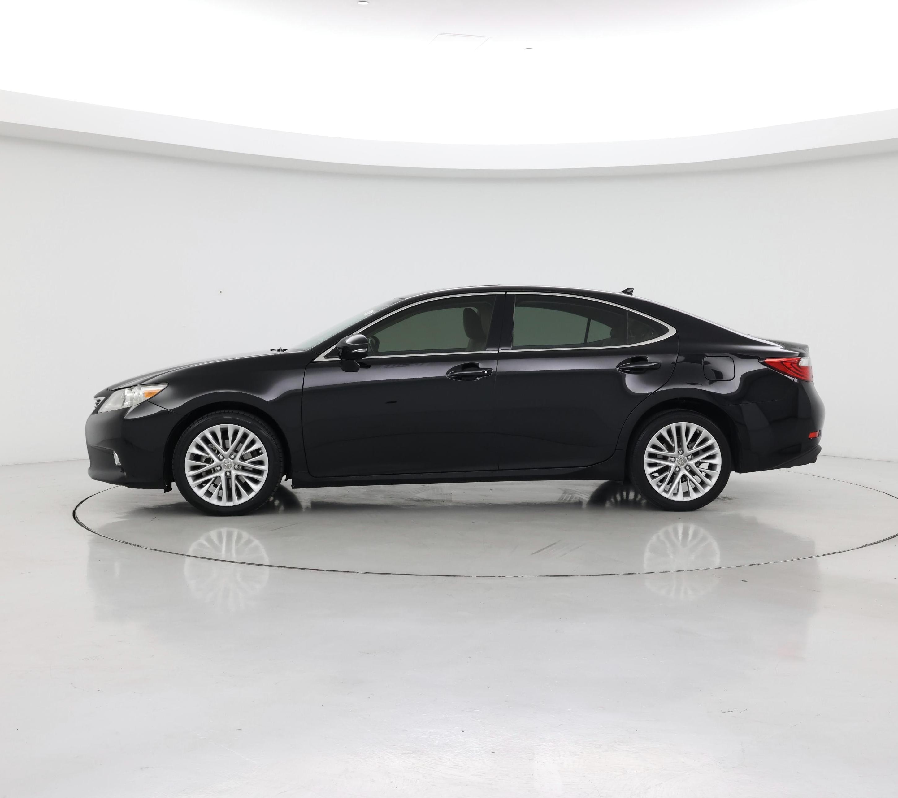 Thumbnail: 2013 Lexus ES - 3