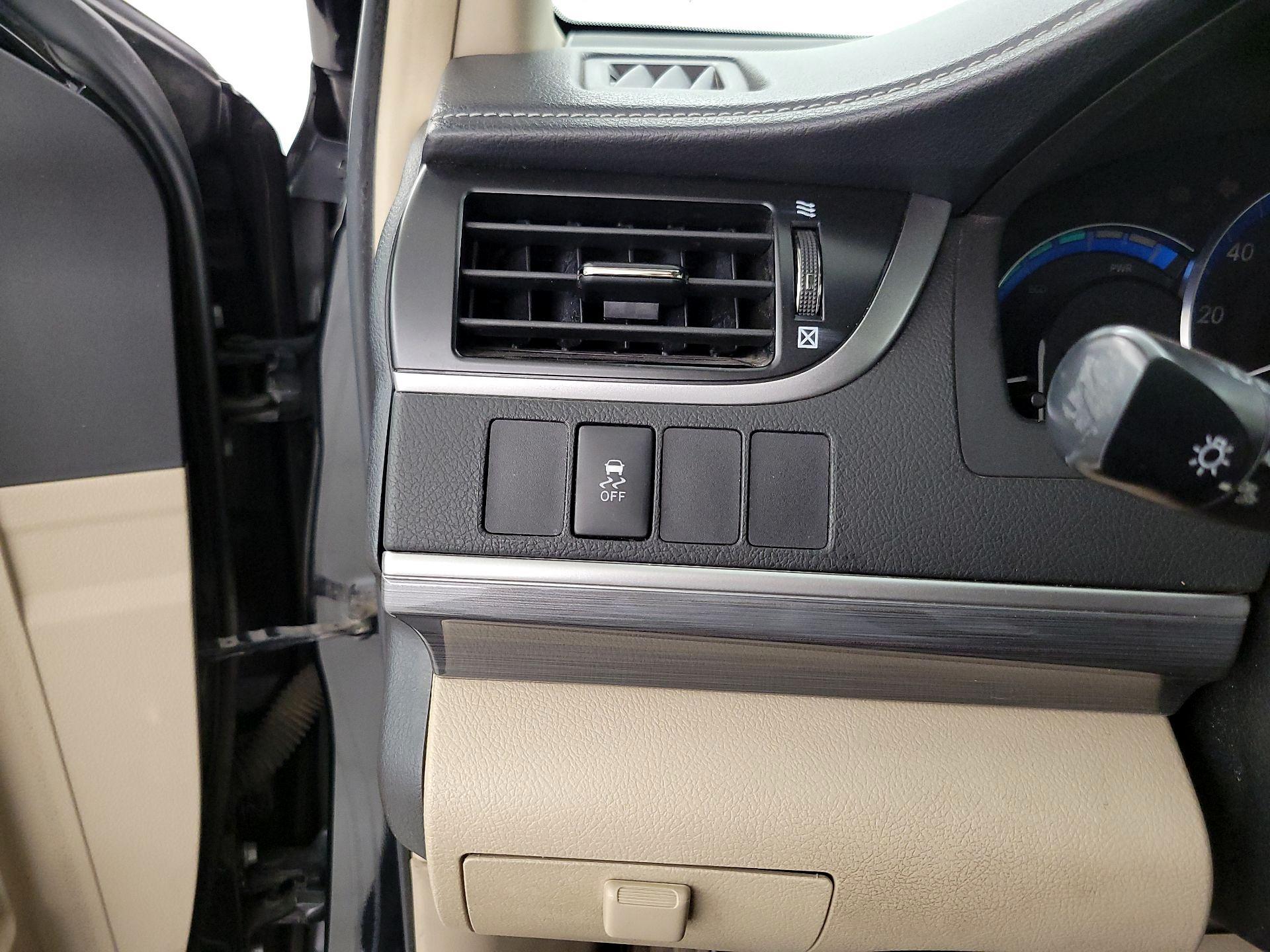 Thumbnail: 2014 Toyota Camry - 13