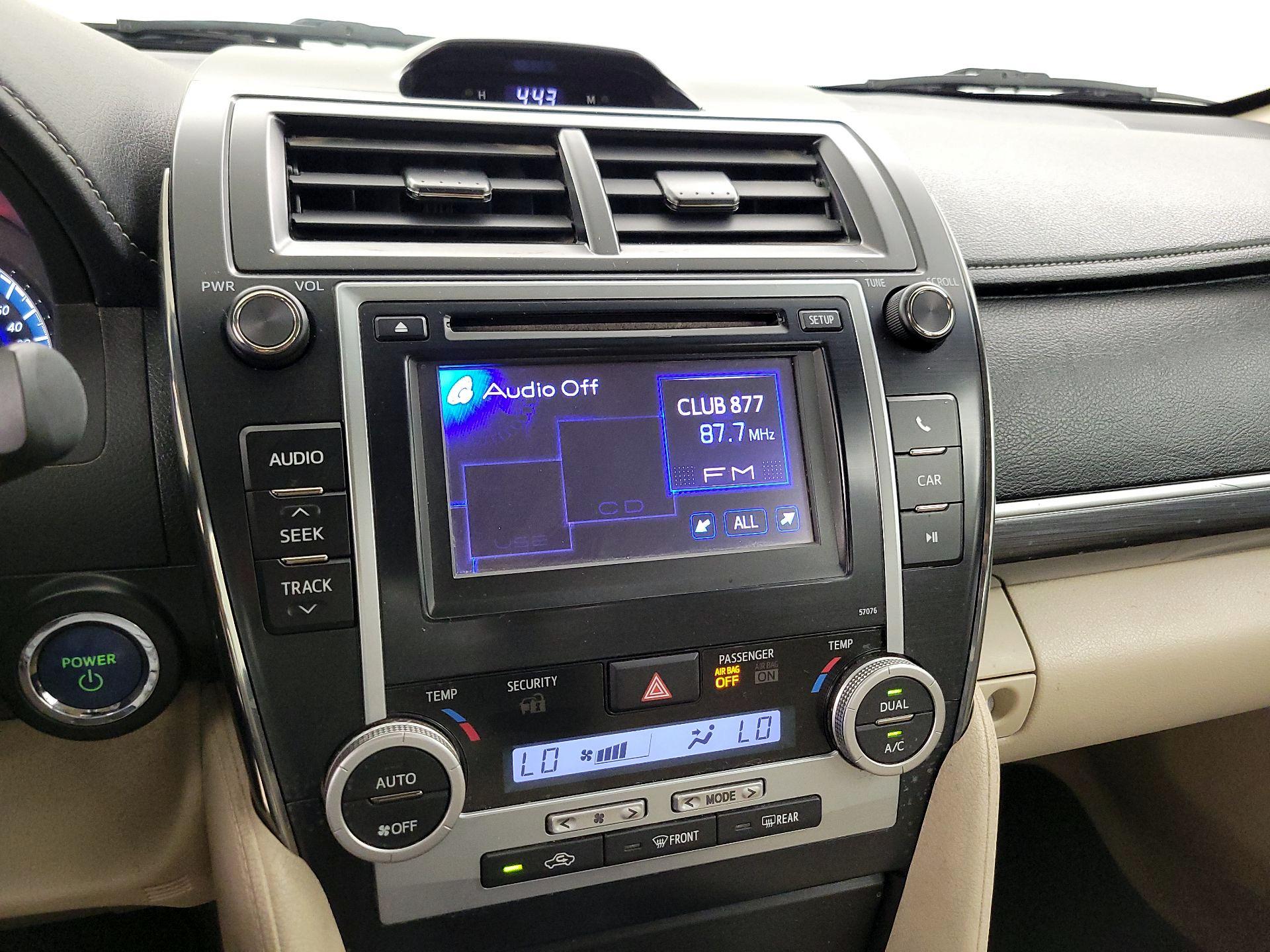 Thumbnail: 2014 Toyota Camry - 14