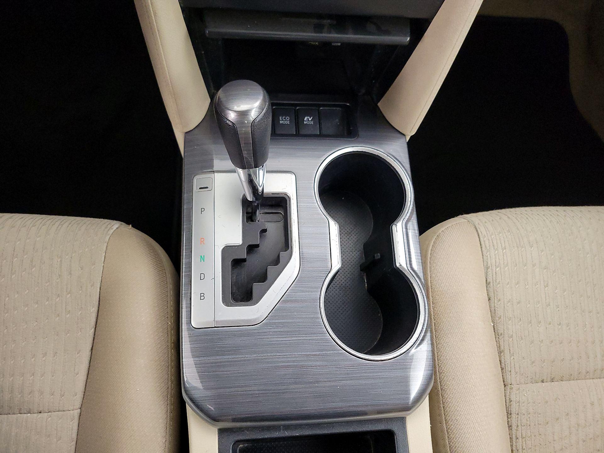 Thumbnail: 2014 Toyota Camry - 16