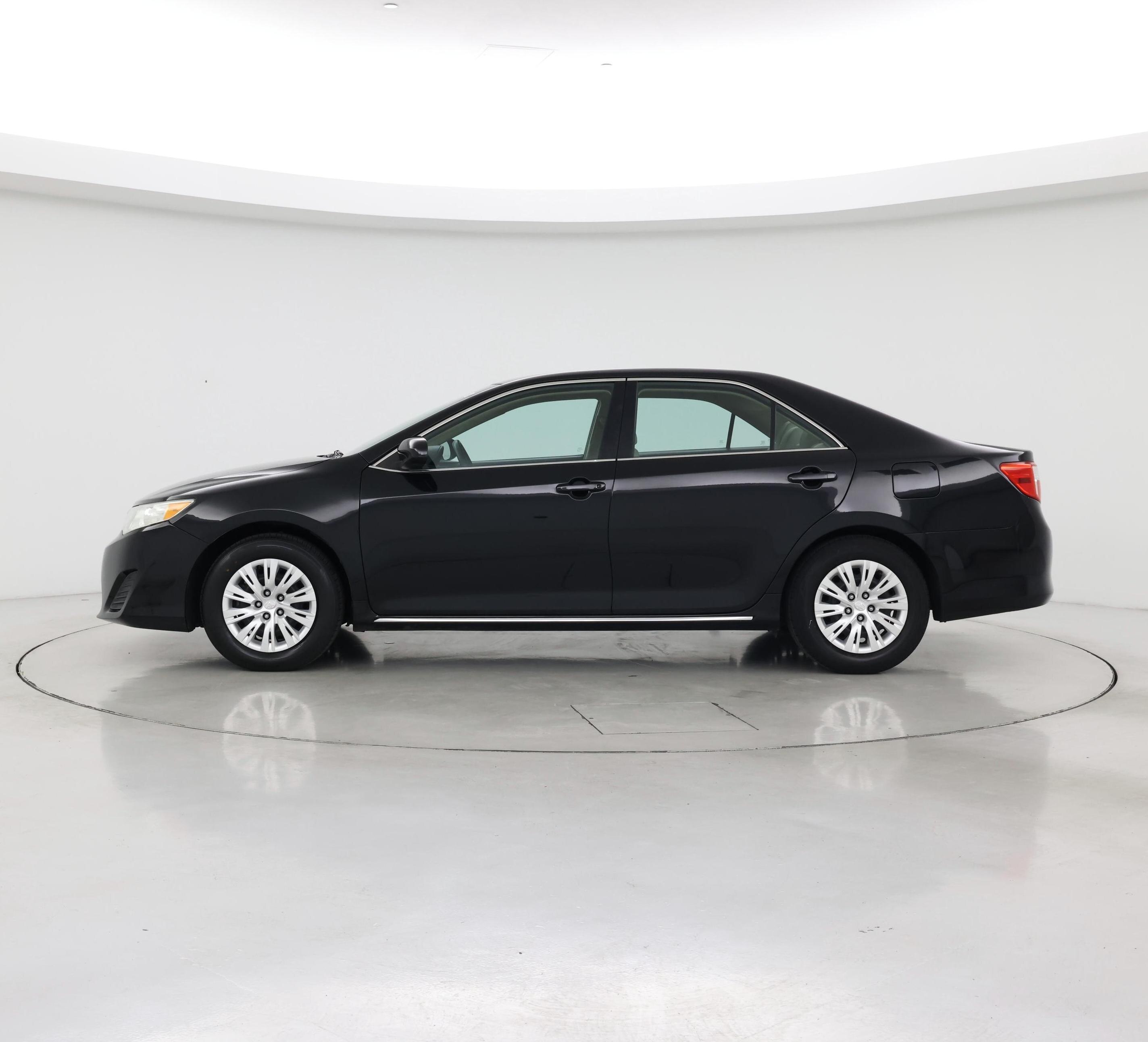 Thumbnail: 2014 Toyota Camry - 3