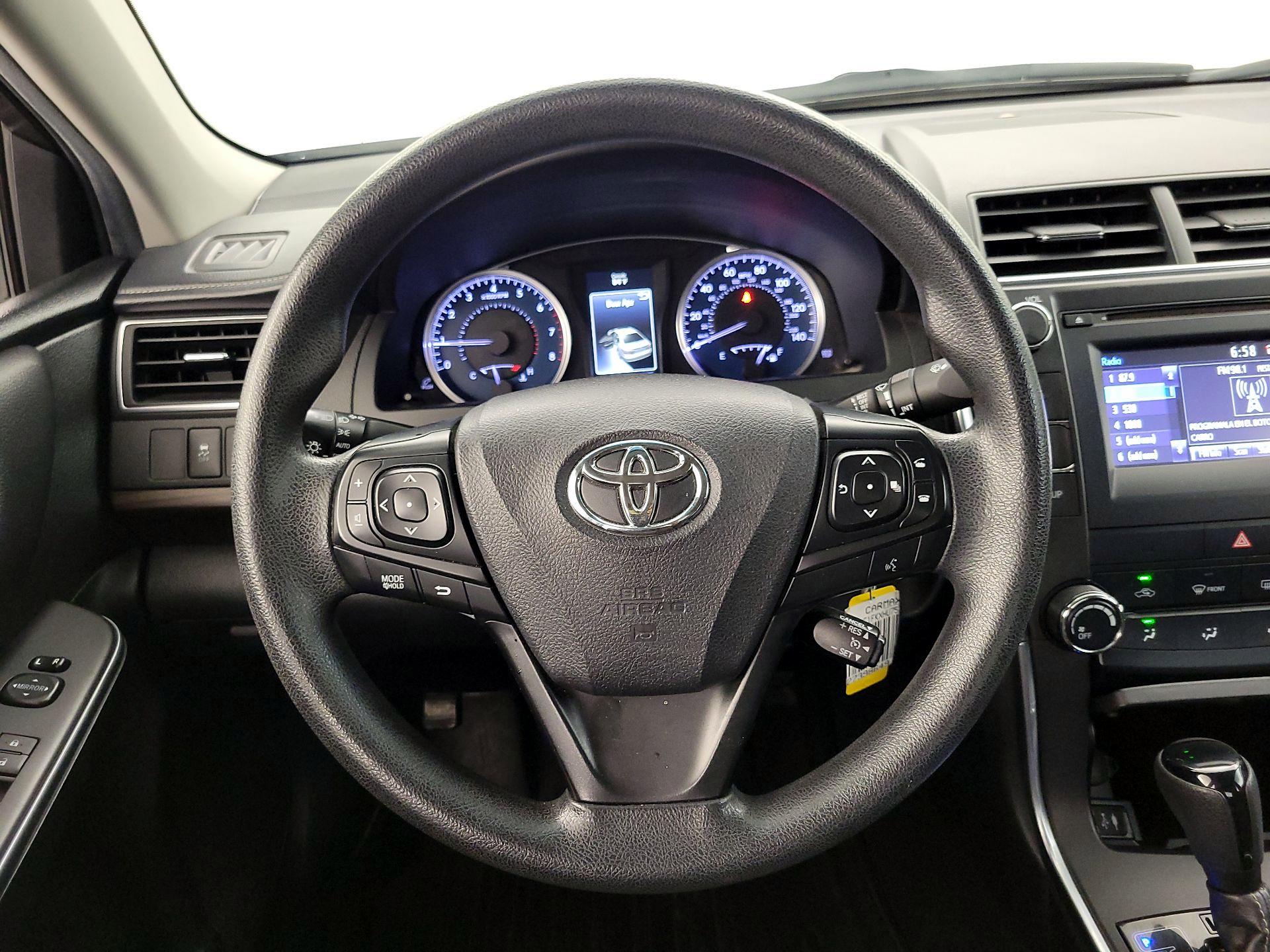 Thumbnail: 2017 Toyota Camry - 10