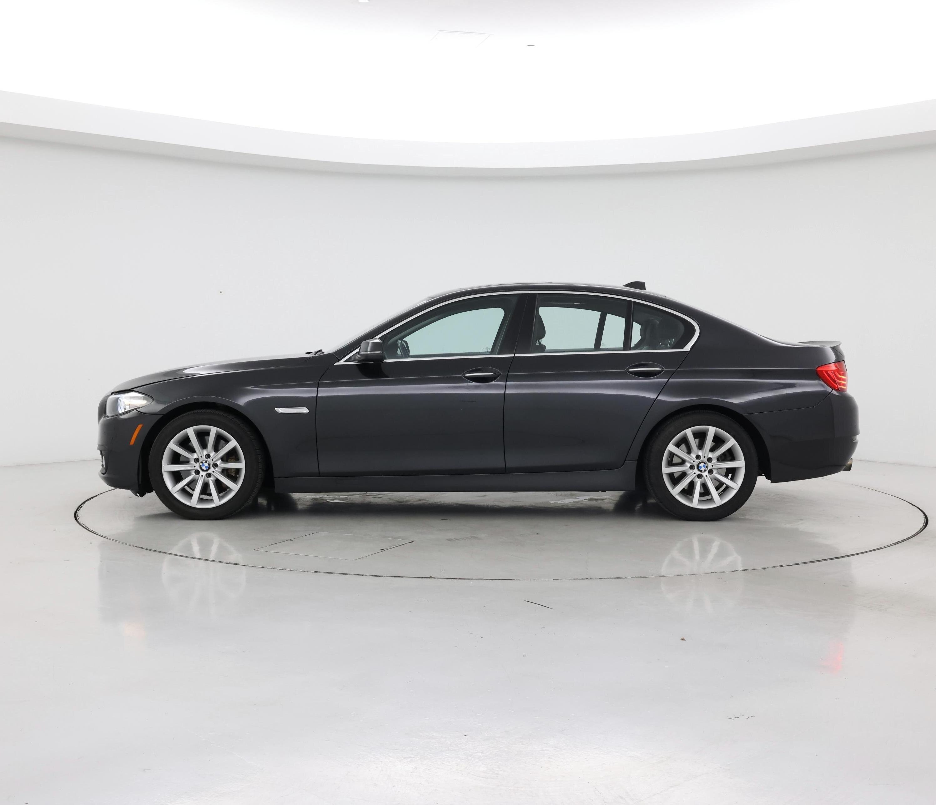 Thumbnail: 2015 BMW 5 Series - 3