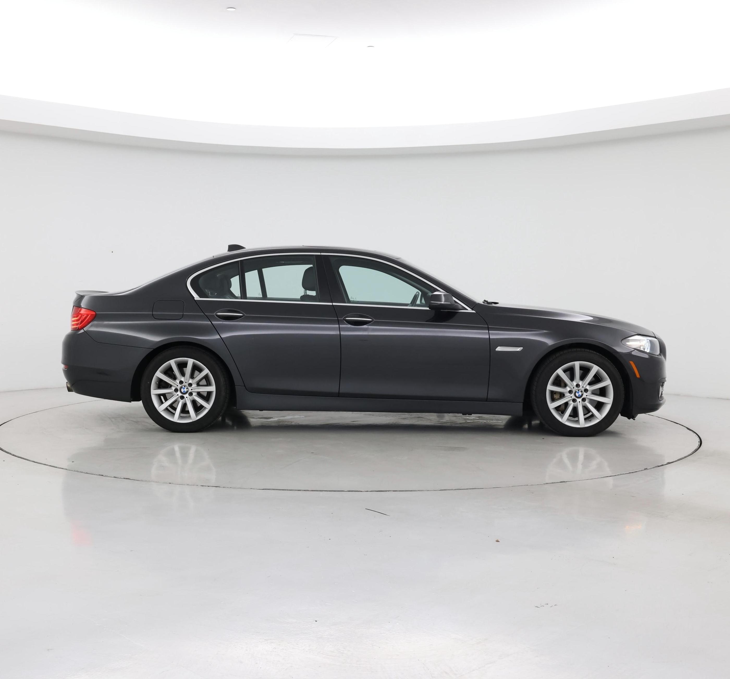 Thumbnail: 2015 BMW 5 Series - 7
