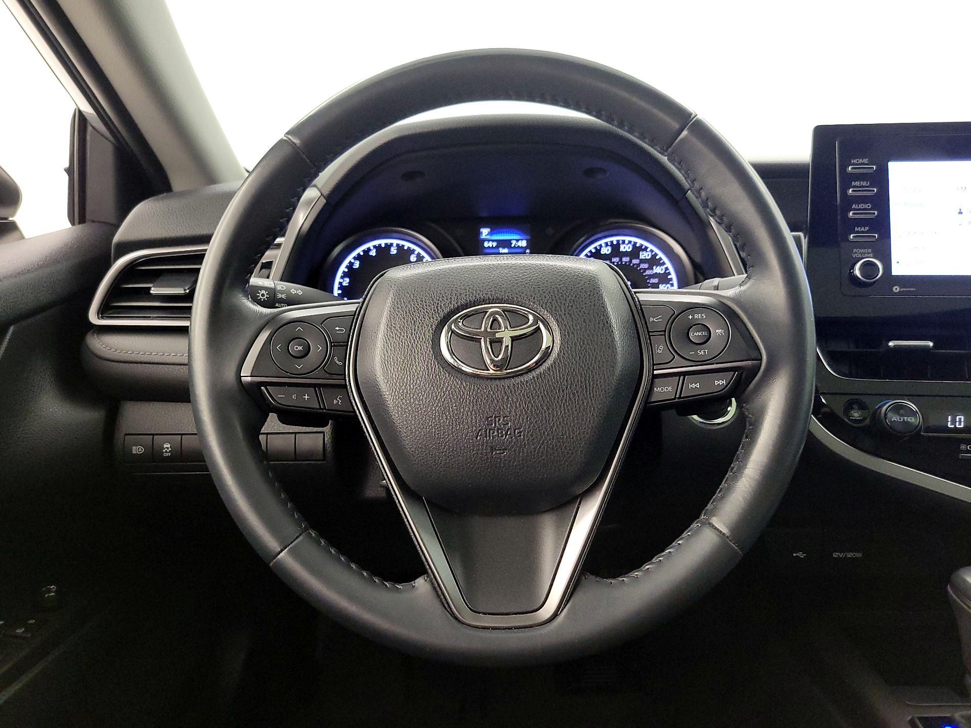 Thumbnail: 2022 Toyota Camry - 10