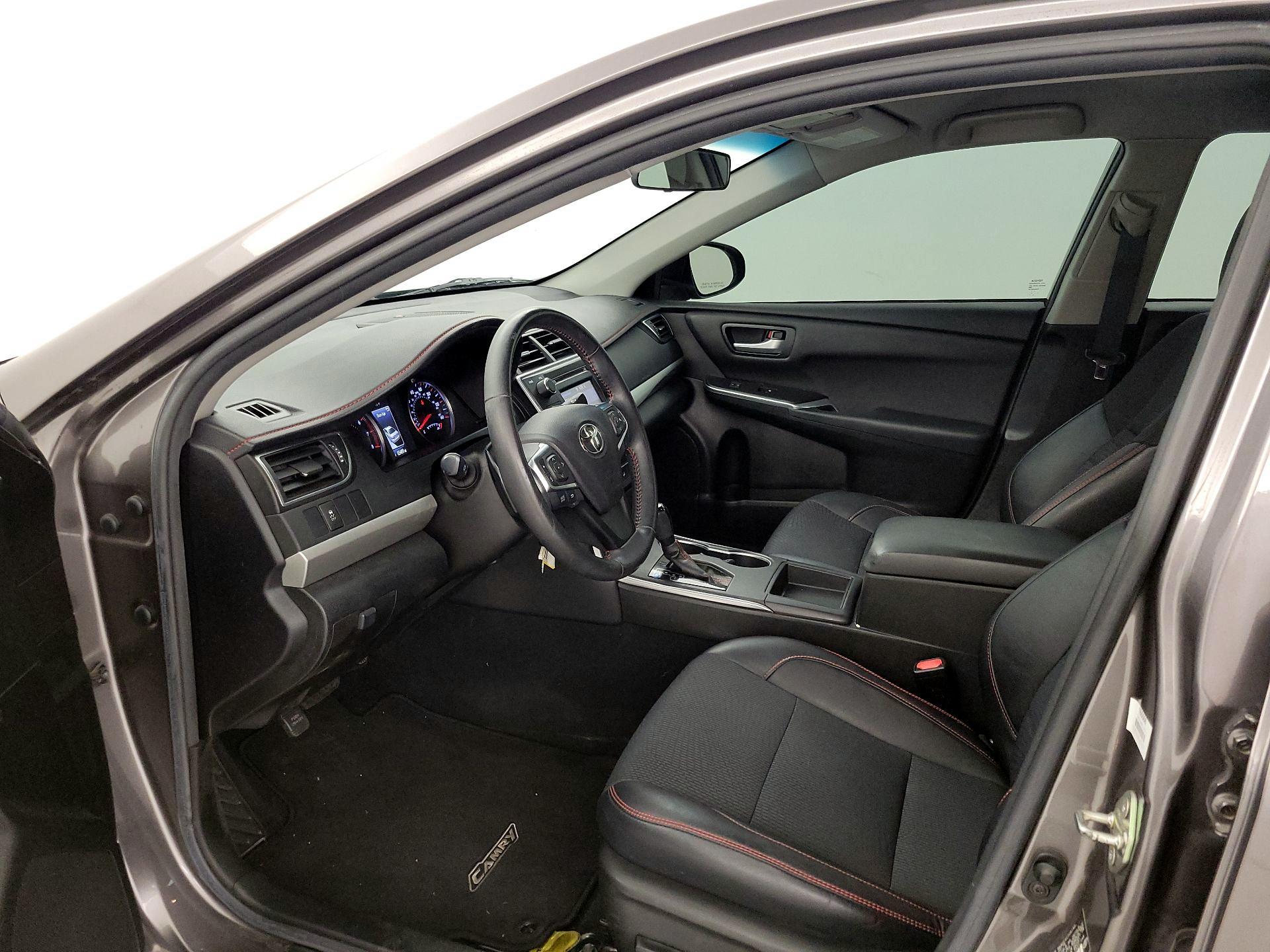 Thumbnail: 2016 Toyota Camry - 11