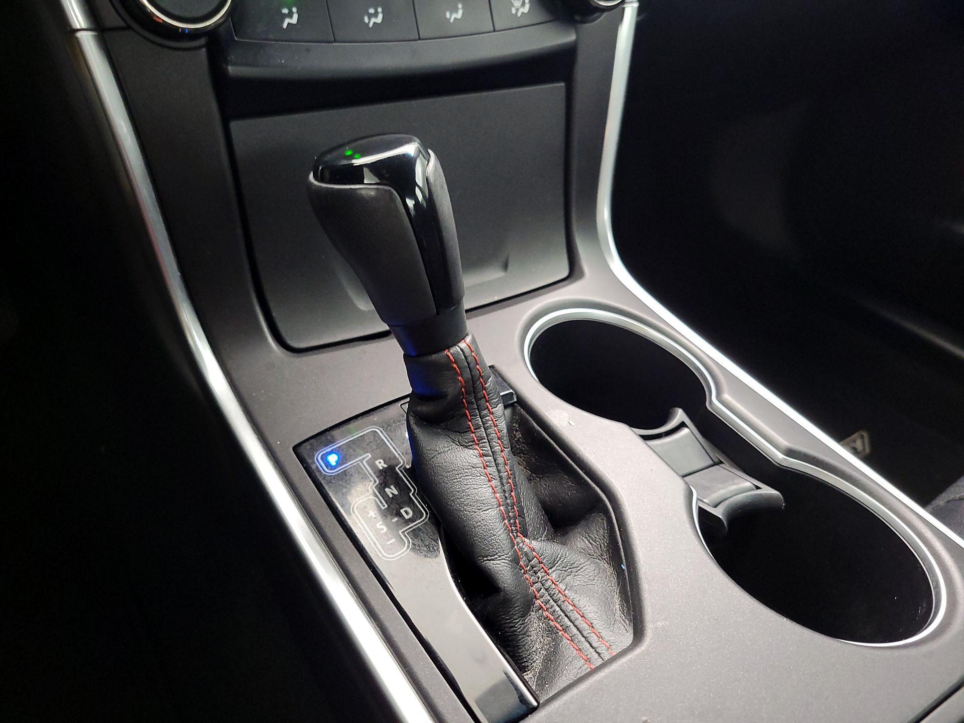 Thumbnail: 2016 Toyota Camry - 17