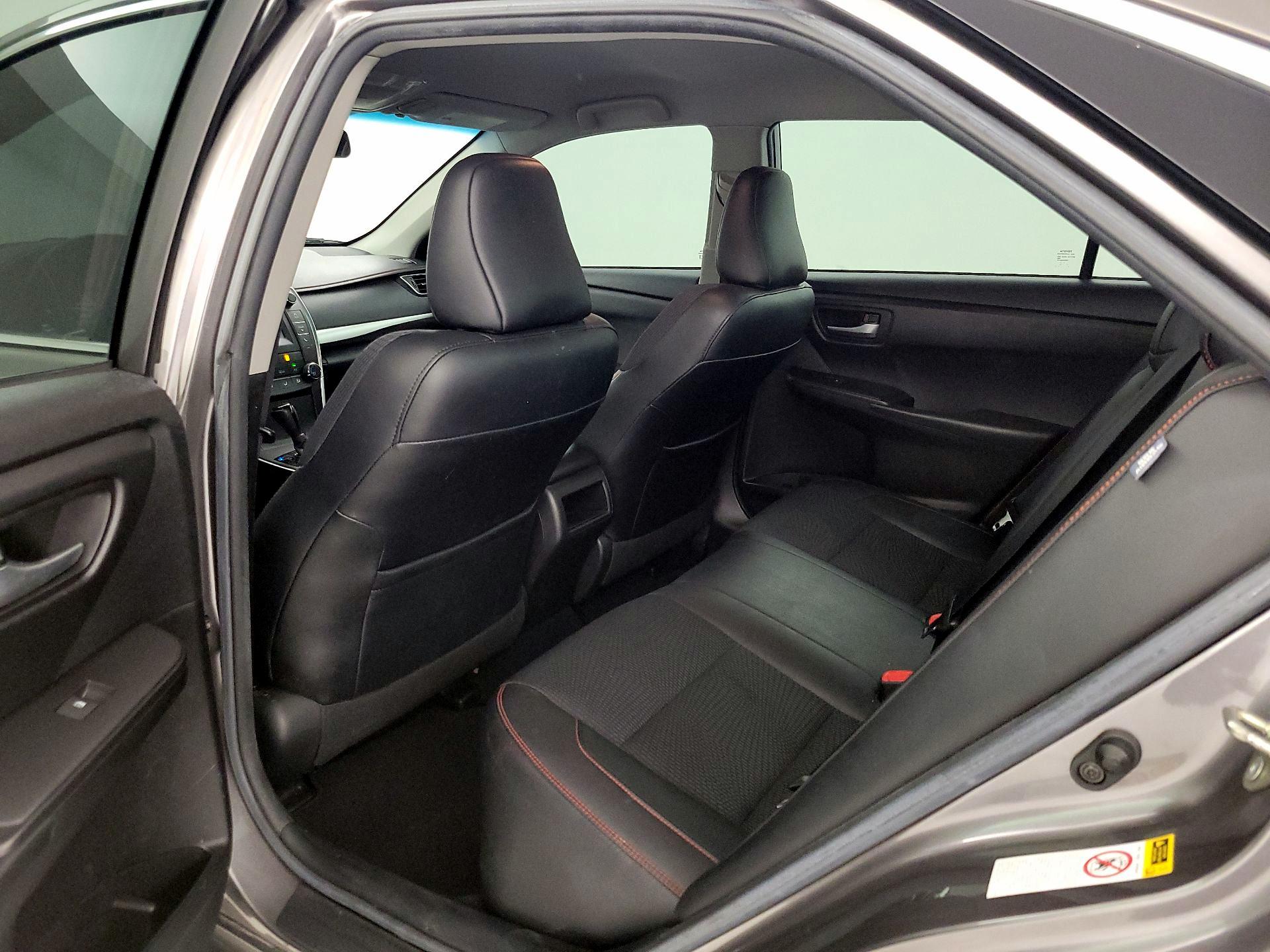 Thumbnail: 2016 Toyota Camry - 19