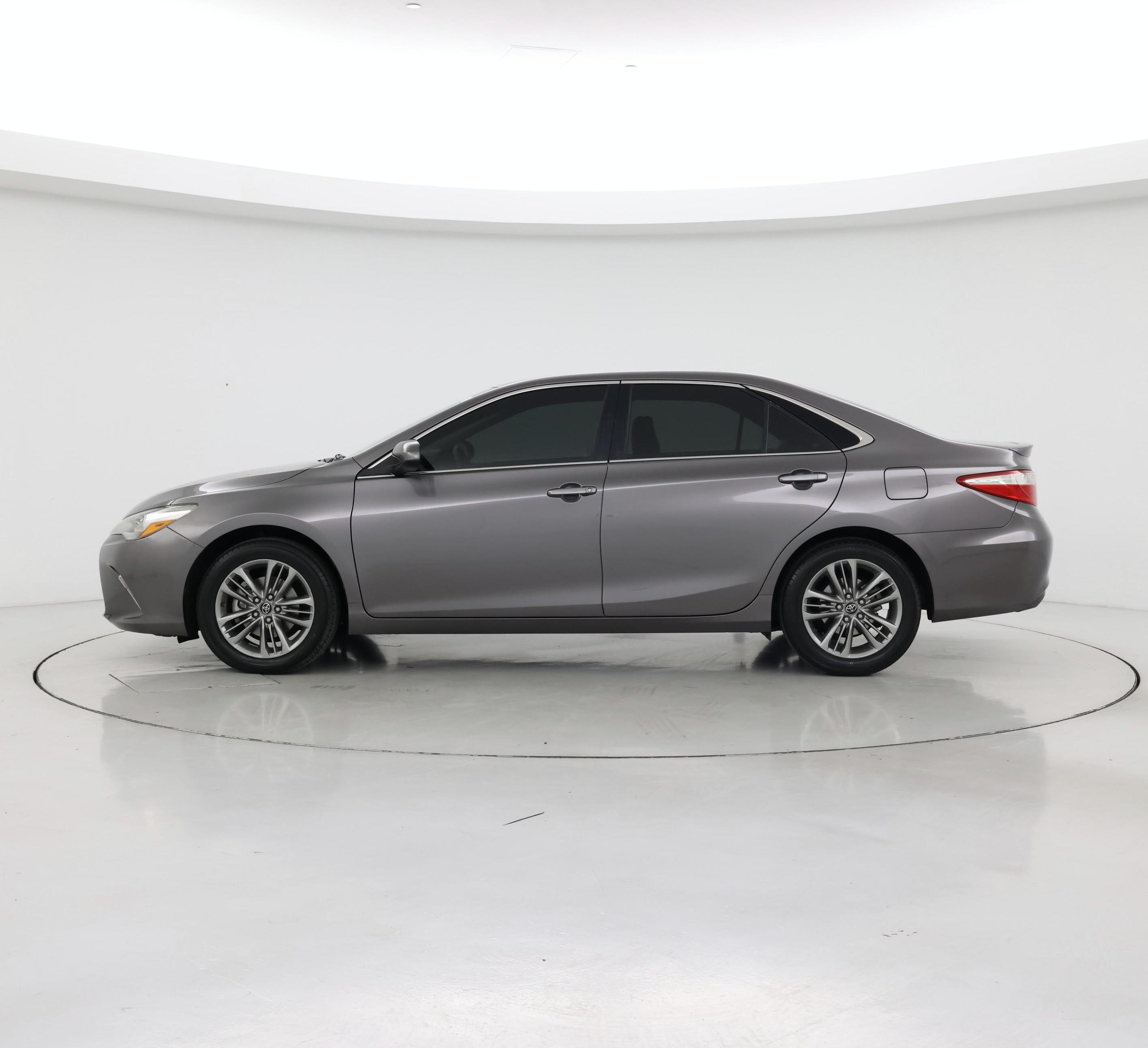 Thumbnail: 2016 Toyota Camry - 3