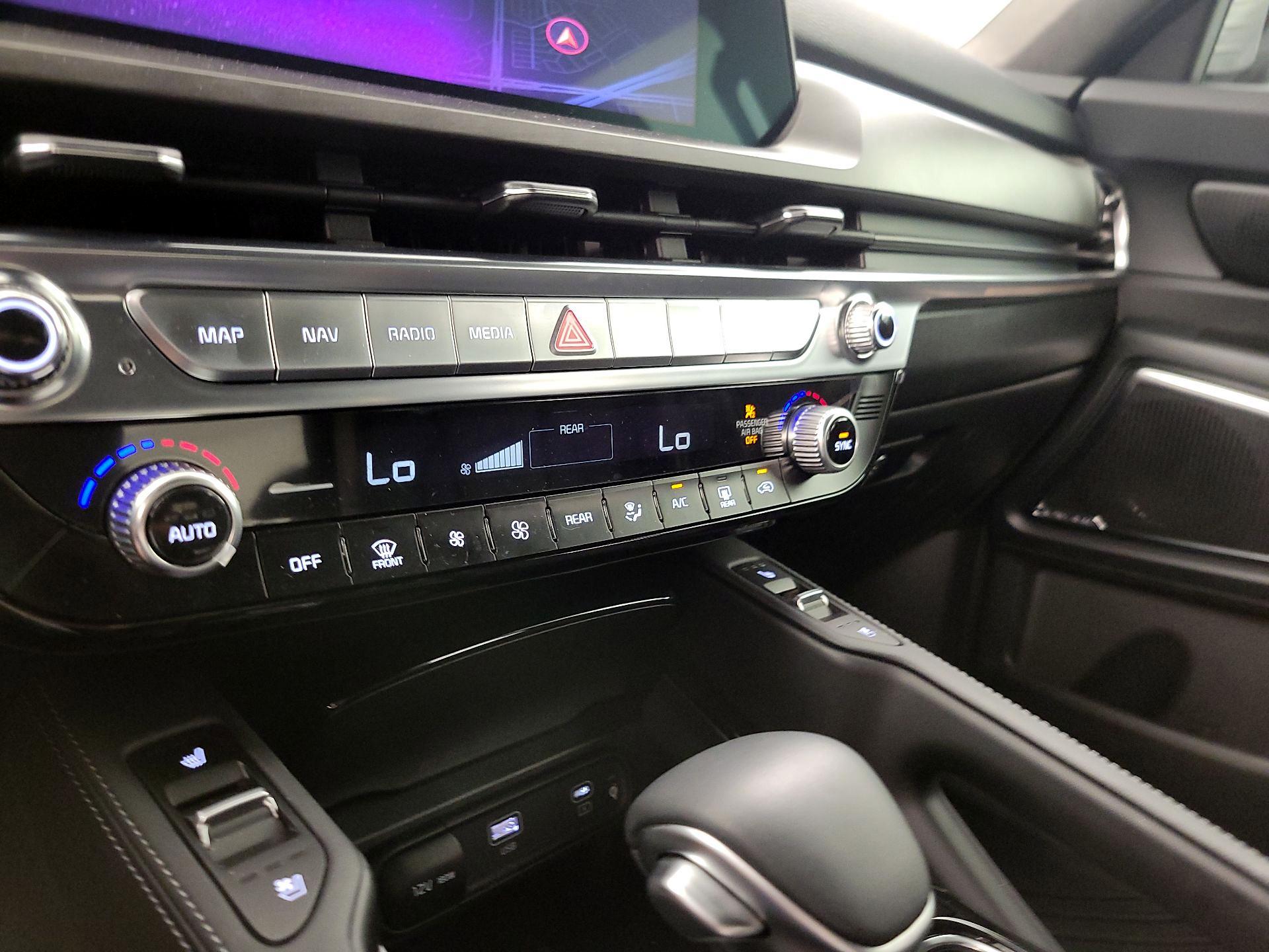 Thumbnail: 2024 Kia Telluride - 17
