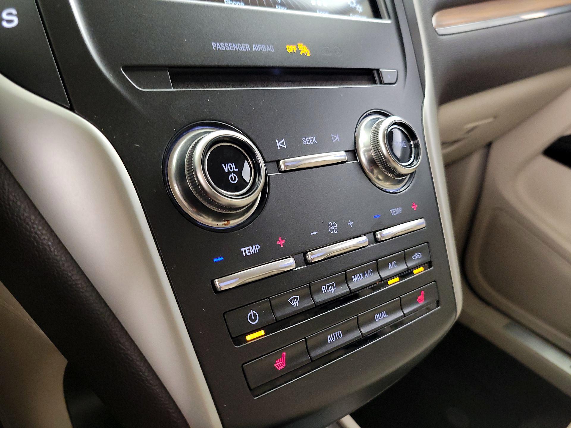 Thumbnail: 2018 Lincoln MKC - 17