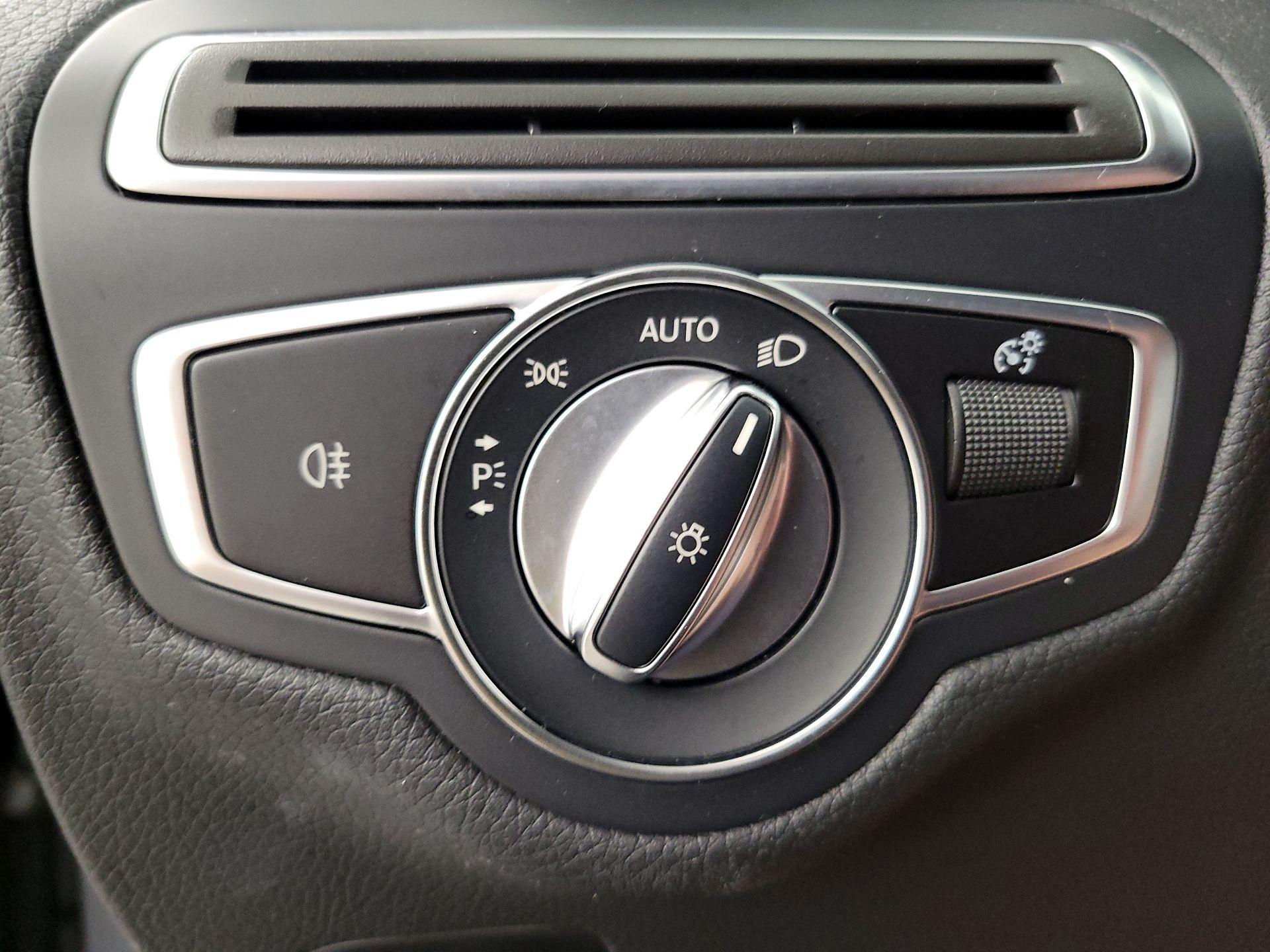 Thumbnail: 2021 Mercedes-Benz C-Class - 13