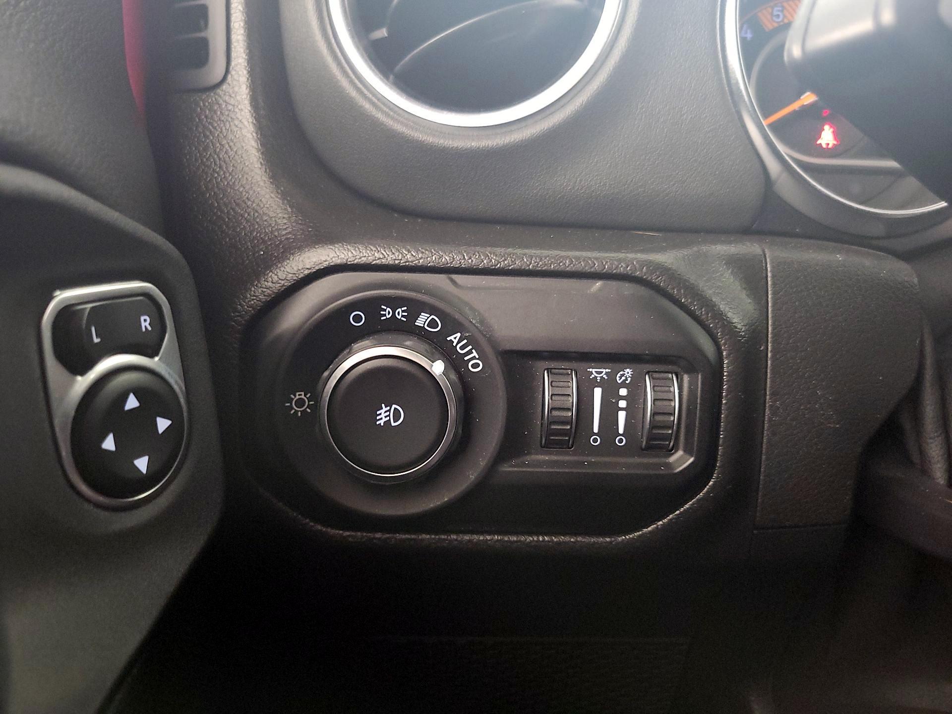 Thumbnail: 2021 Jeep Wrangler - 13