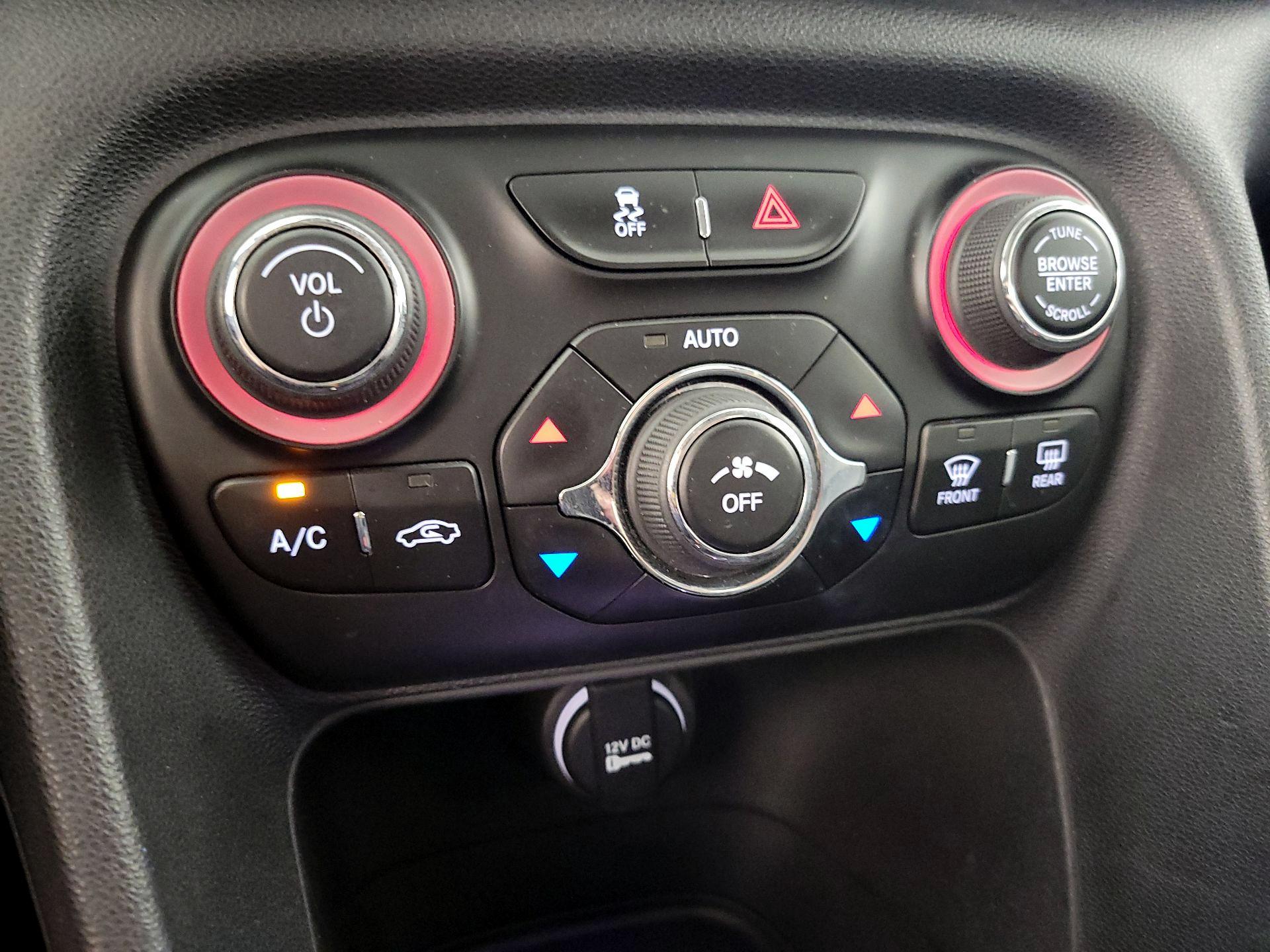Thumbnail: 2015 Dodge Dart - 16