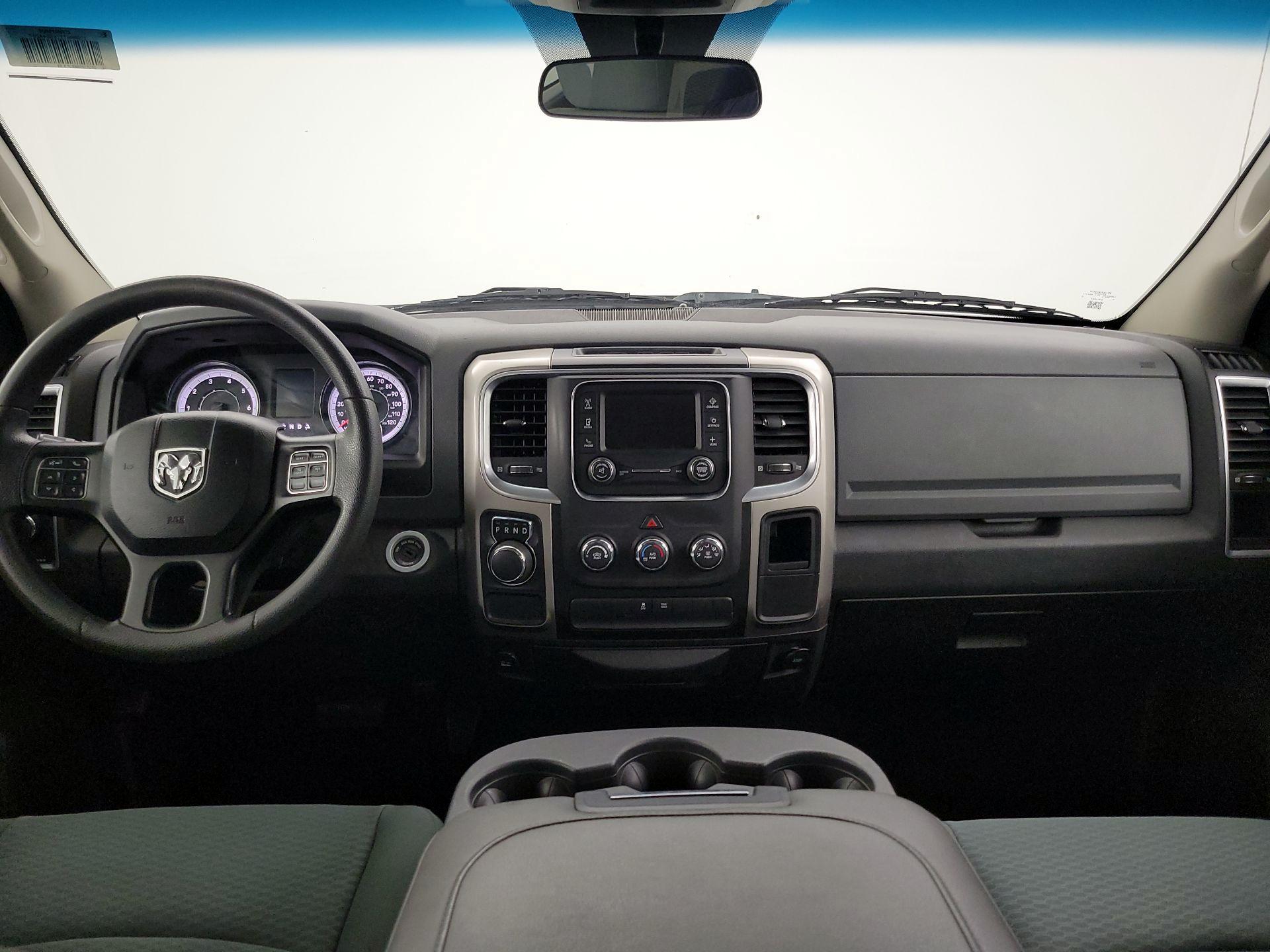 Thumbnail: 2019 RAM 1500 Classic - 9