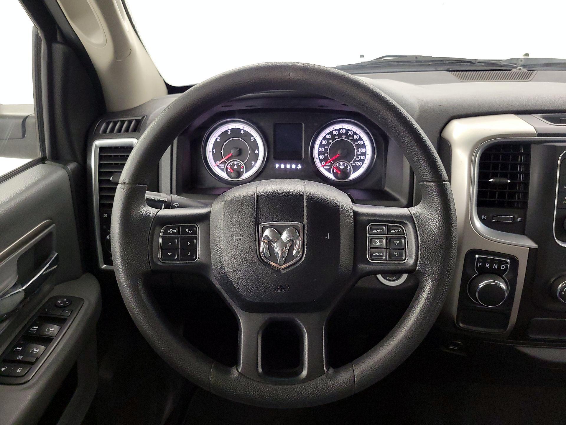 Thumbnail: 2019 RAM 1500 Classic - 10